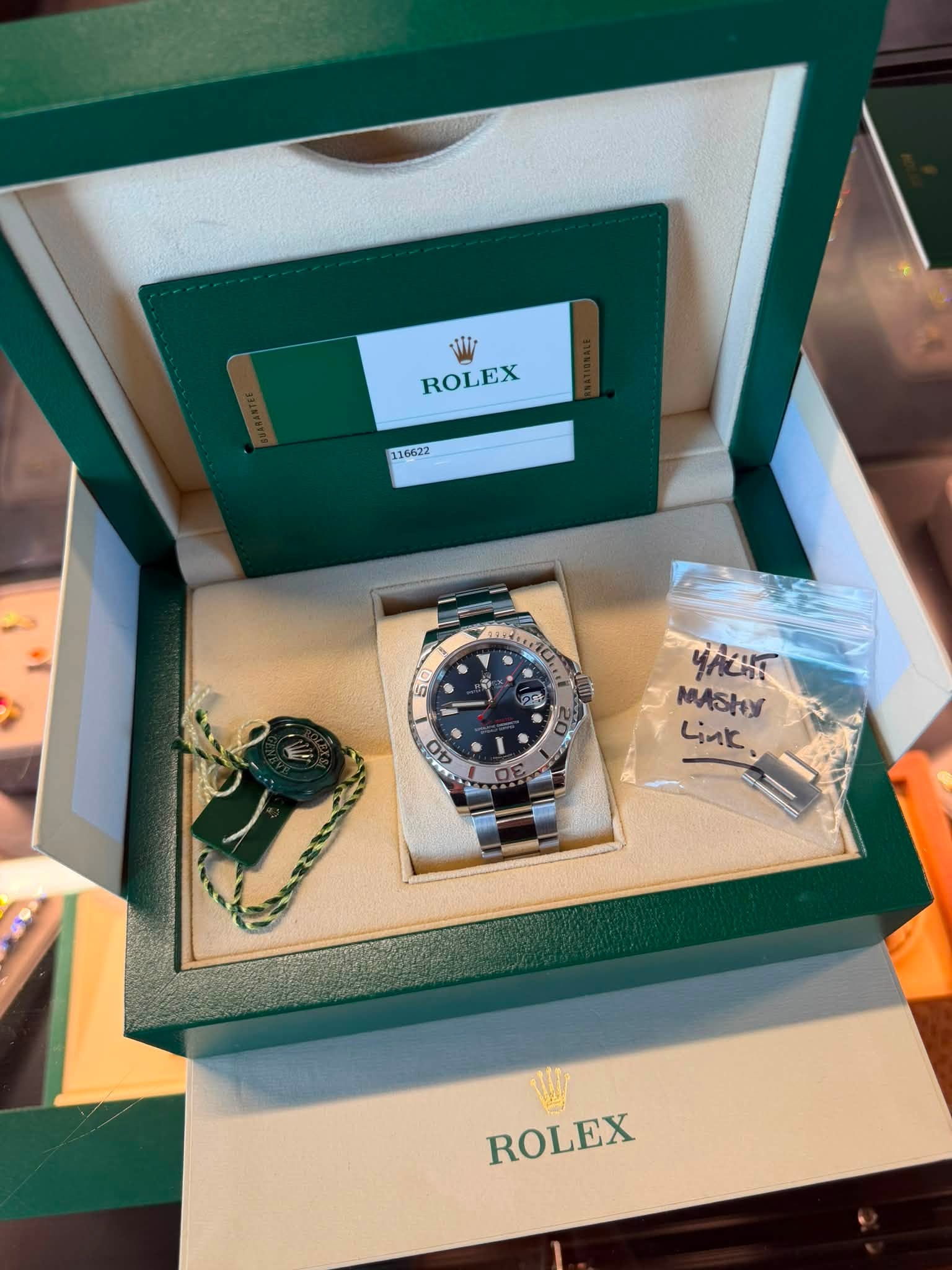 May be an image of wrist watch and text that says 'ROLEX 116622 h း 5K 5 o0 द YAUNT MASty Lヒ、 W ROLEX EX'