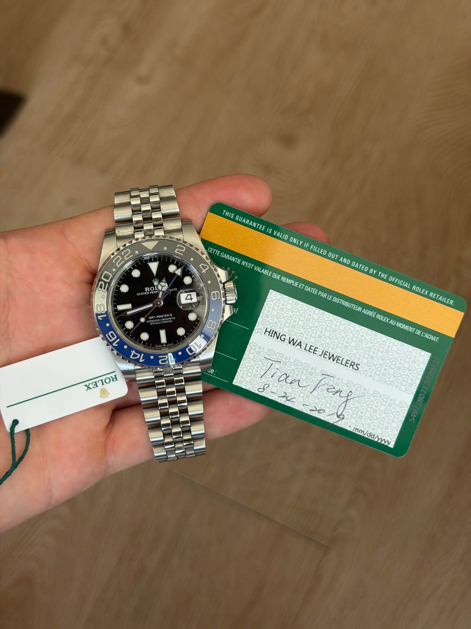 May be an image of wrist watch and text that says ' ROL L THIS SUARANTEE EE VALID ONLY: FILLED UT AND NO DATED BYT THE OFFICIAL ROLEX RETAILER 4 6 CET ETTE GARANTIE WEST VALABLEQU…