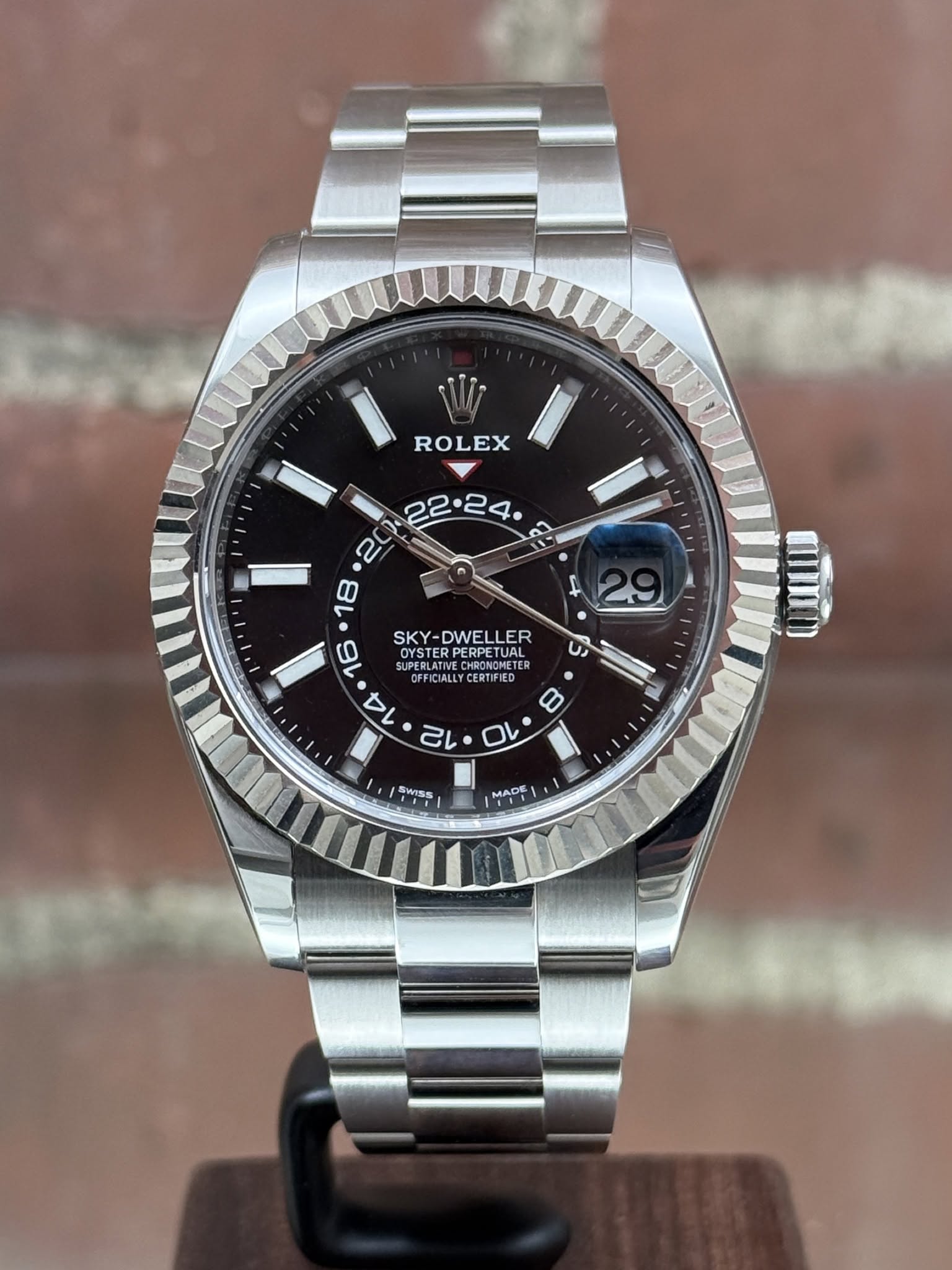 May be an image of wrist watch and text that says 'ROLEX יוייו 10 23 ریا 16 SKY-DWELLER SKY- OYSTER OYSTER OYSTERPERPETUAL PERPETUA PERPETUAL ETER SUPERI ২ও CEEINE…
