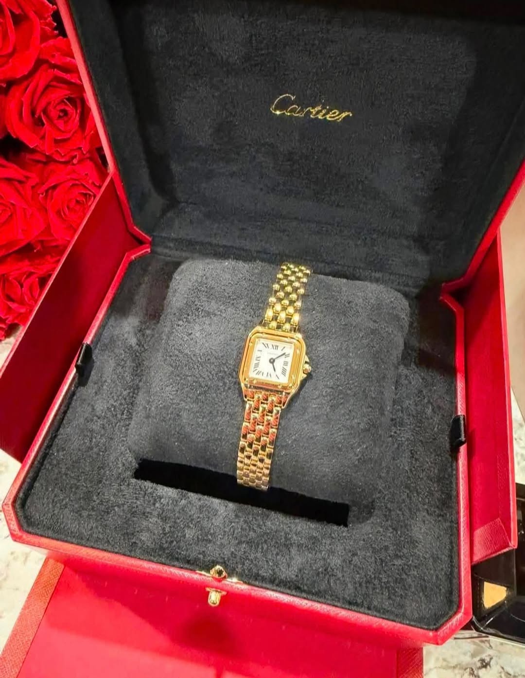 May be an image of wrist watch and text that says 'Castier ti tier stier M WAW 81'