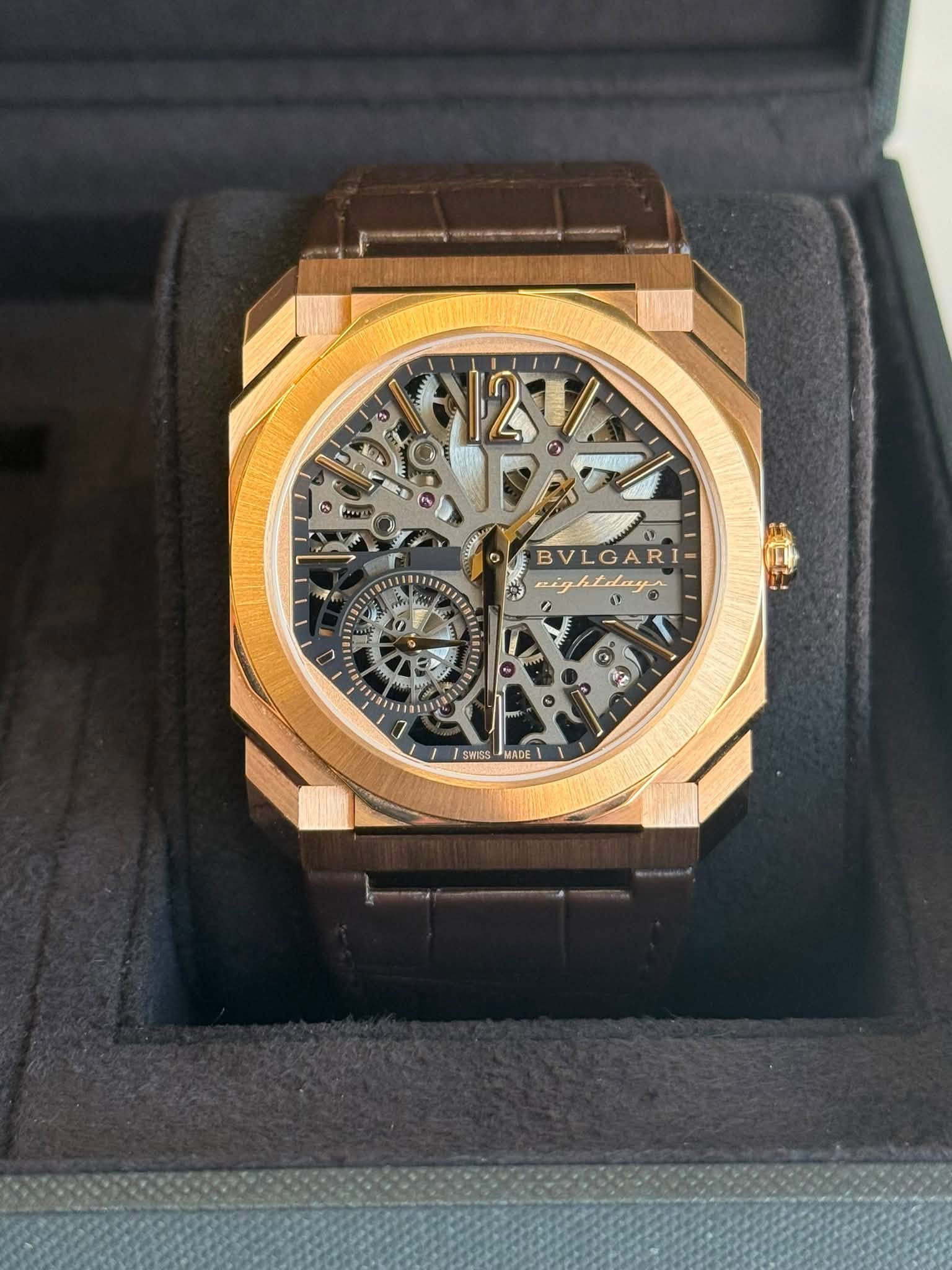 May be an image of wrist watch and text that says '® + W በሻ 1 1 お BVLGARI aightdlay 0 1 - A に 71 AG A 13 T31 7 • 0 SWISS MADE E'