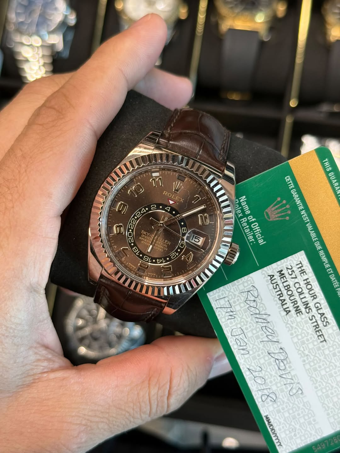 May be an image of wrist watch and text that says '11 ም ROL EX S . E THIS GUARAN נח 0 5 2olex Name Retailer: of Official サ7 18 a .t6 2 CETTE GARANTIE N'EST VALABLE QUE 257 25…