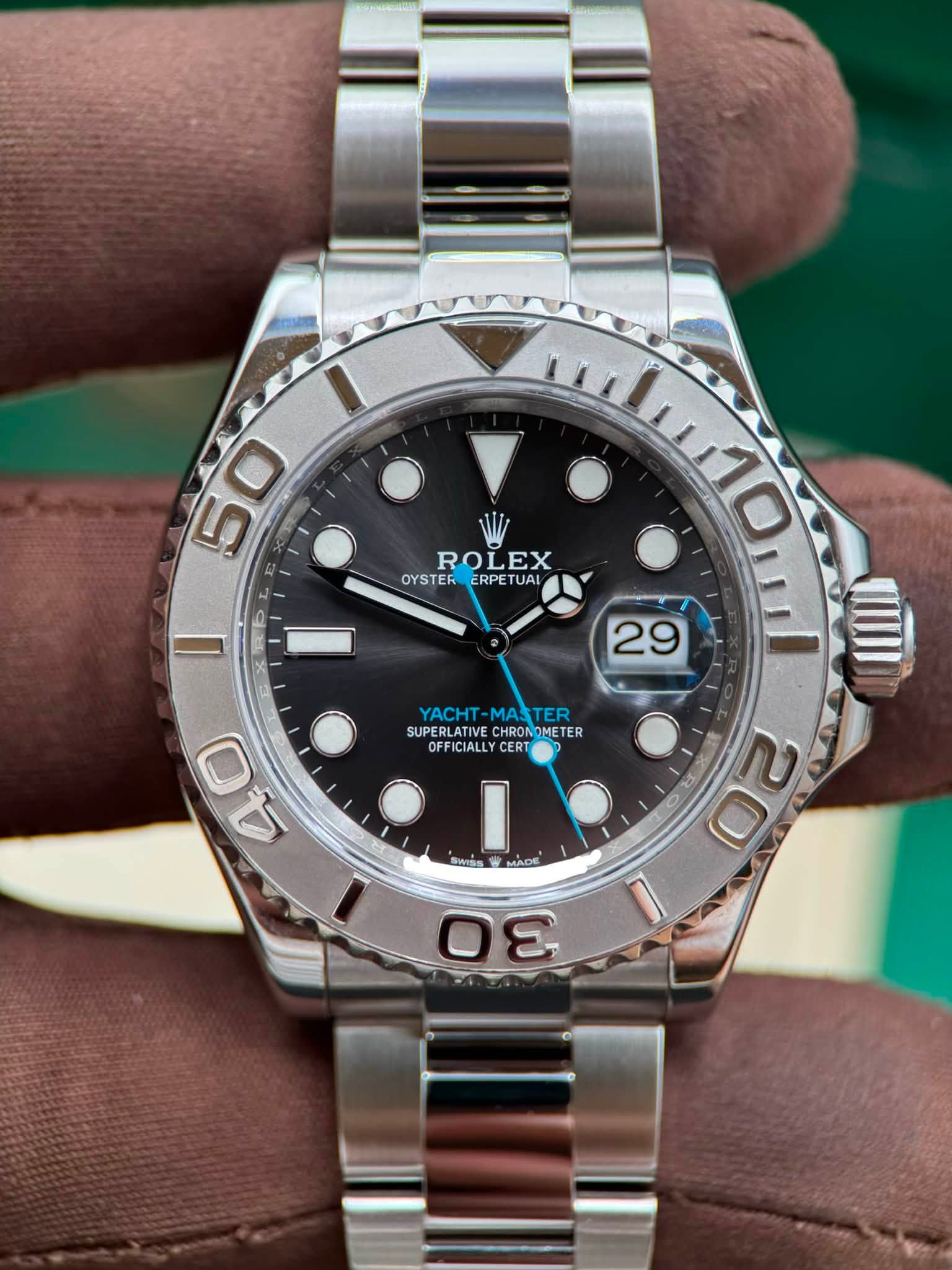 May be an image of wrist watch and text that says '5 50 0 HB ROLEX OYSTER ERPET OYSTERERPETUAL TUAI 29 YACHT-MASTER YACHT MAS MASTER TER SUPERLAT SUPERLATIVECHRONOMETER ATIVE CHRON…