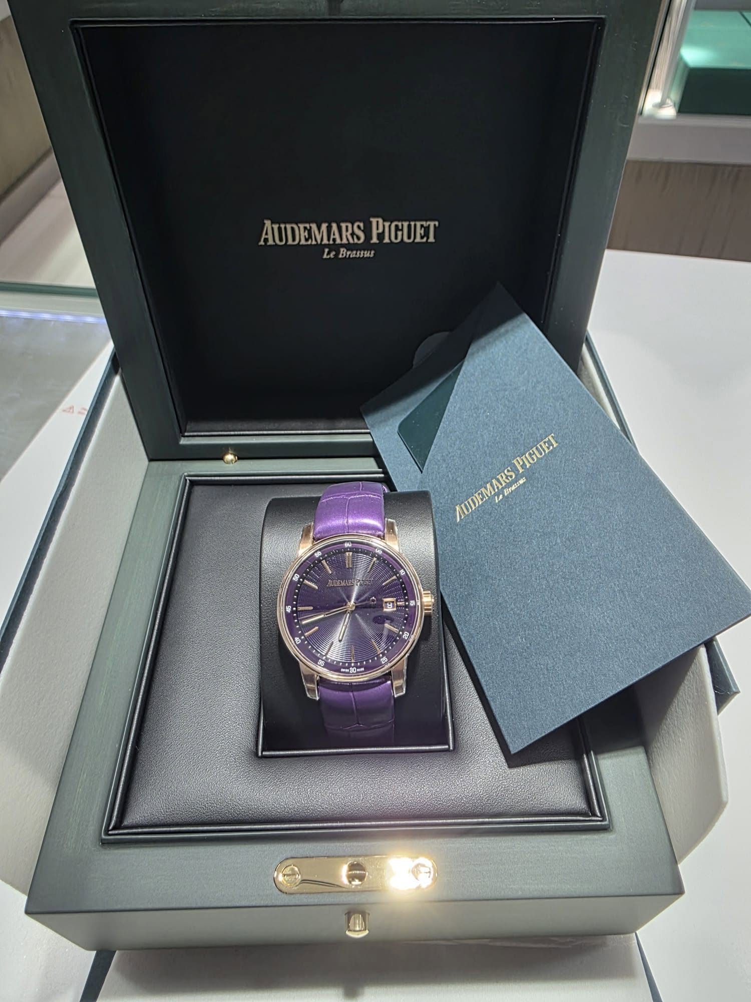 May be an image of wrist watch and text that says 'AUDEMARS PIGUET Le BnwRиB PIGUET AUDEMARS Kioses AUDEMARSPIGUE LTecsar MEDVTS 비'