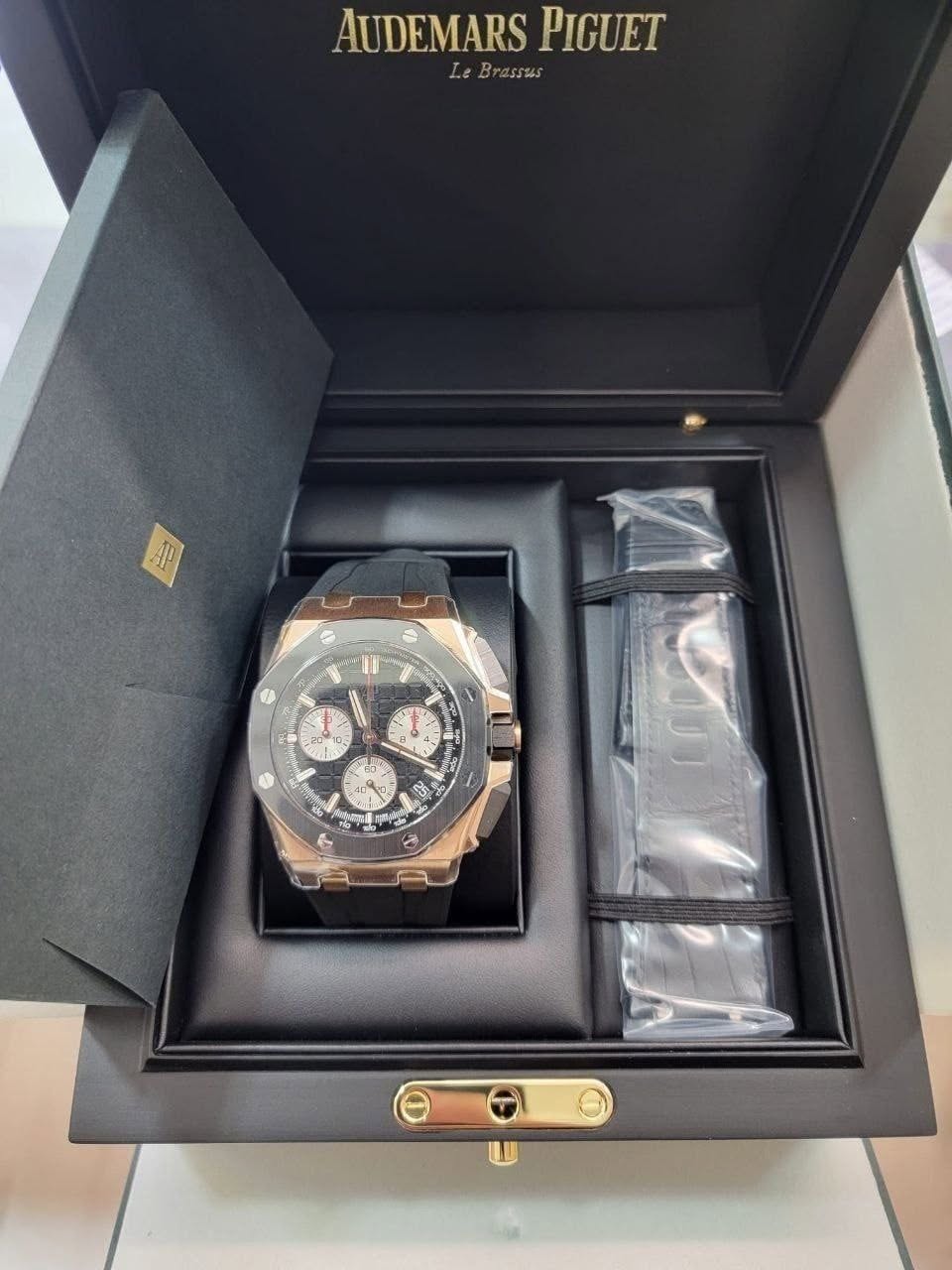 May be an image of wrist watch and text that says 'AUDEMARS PIGUET LeBrassus 한강 2 S H 合 KO ಕರరಶಸ KaK 福'