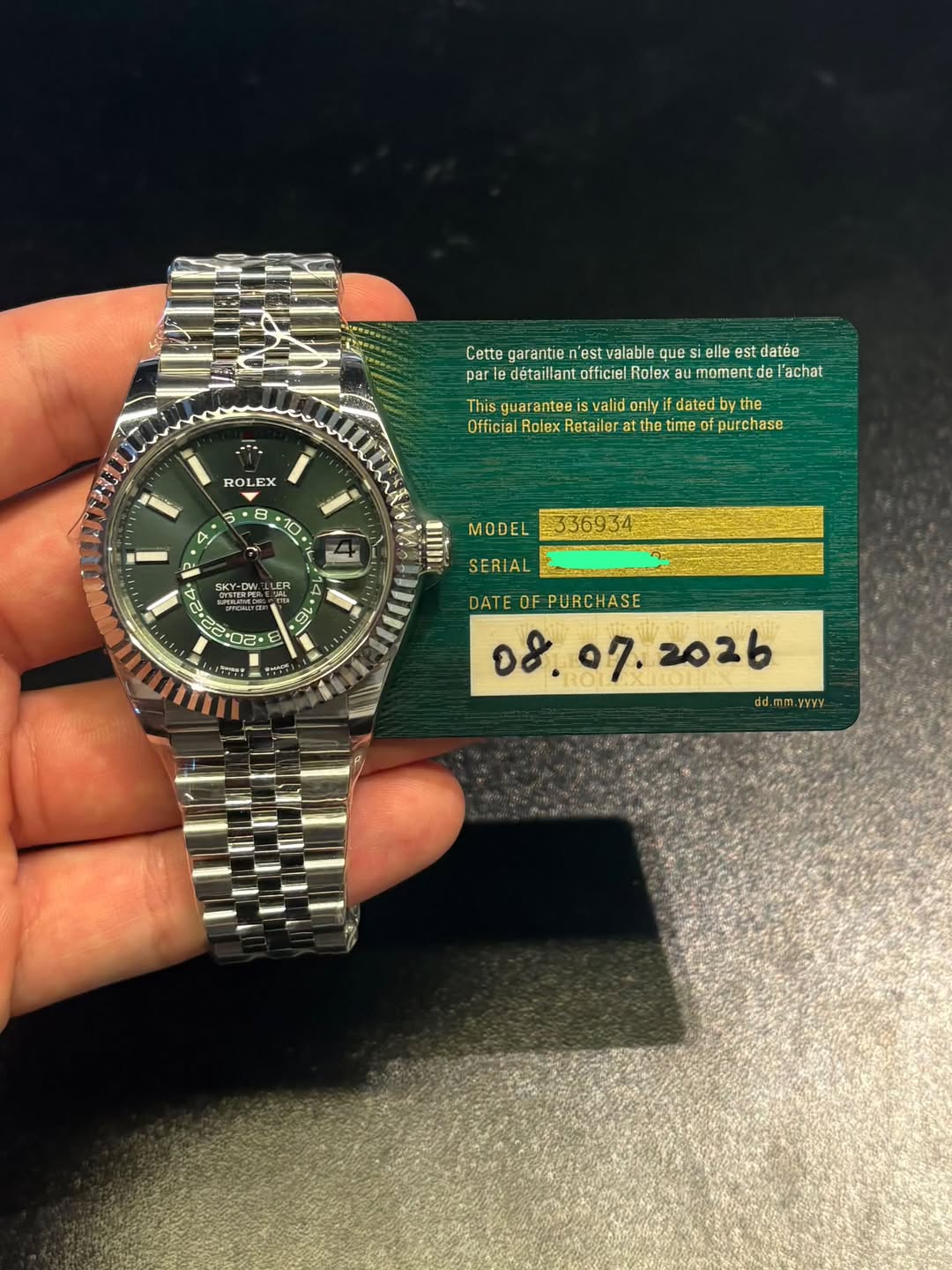 May be an image of wrist watch and text that says 'Cette garantie.n n'est estvalable que elle es datée par detaillantofficielR Rolex moment de l'achat ROL ROLEX This valid only…