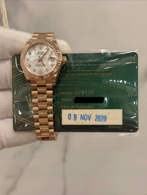May be an image of wrist watch and text that says 'و بخ 聲長 34 + 16 की 09 O 9 NOV 2020'