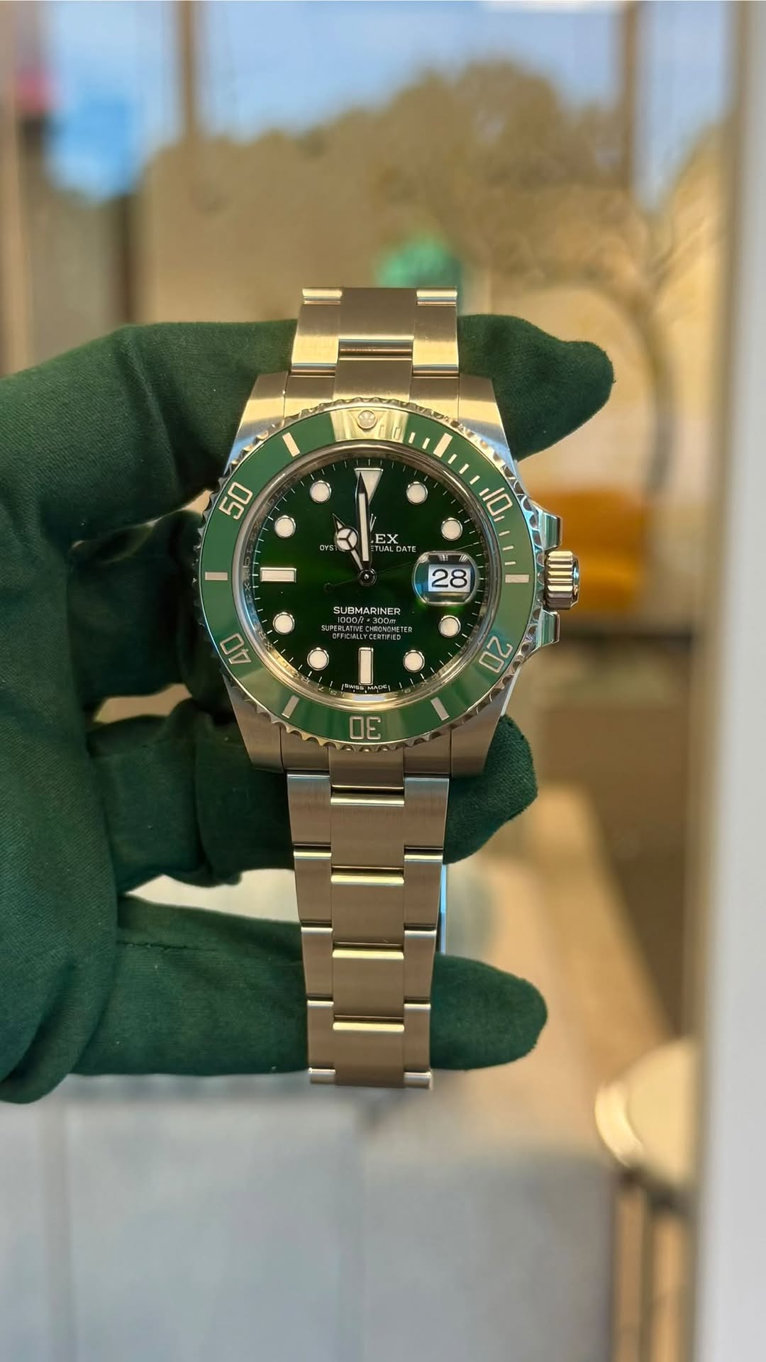 May be an image of wrist watch and text that says '0 ソ 50 - 4 EX 10 28 SUPMARNER SURMA NER IIIi 40 2 A 3'