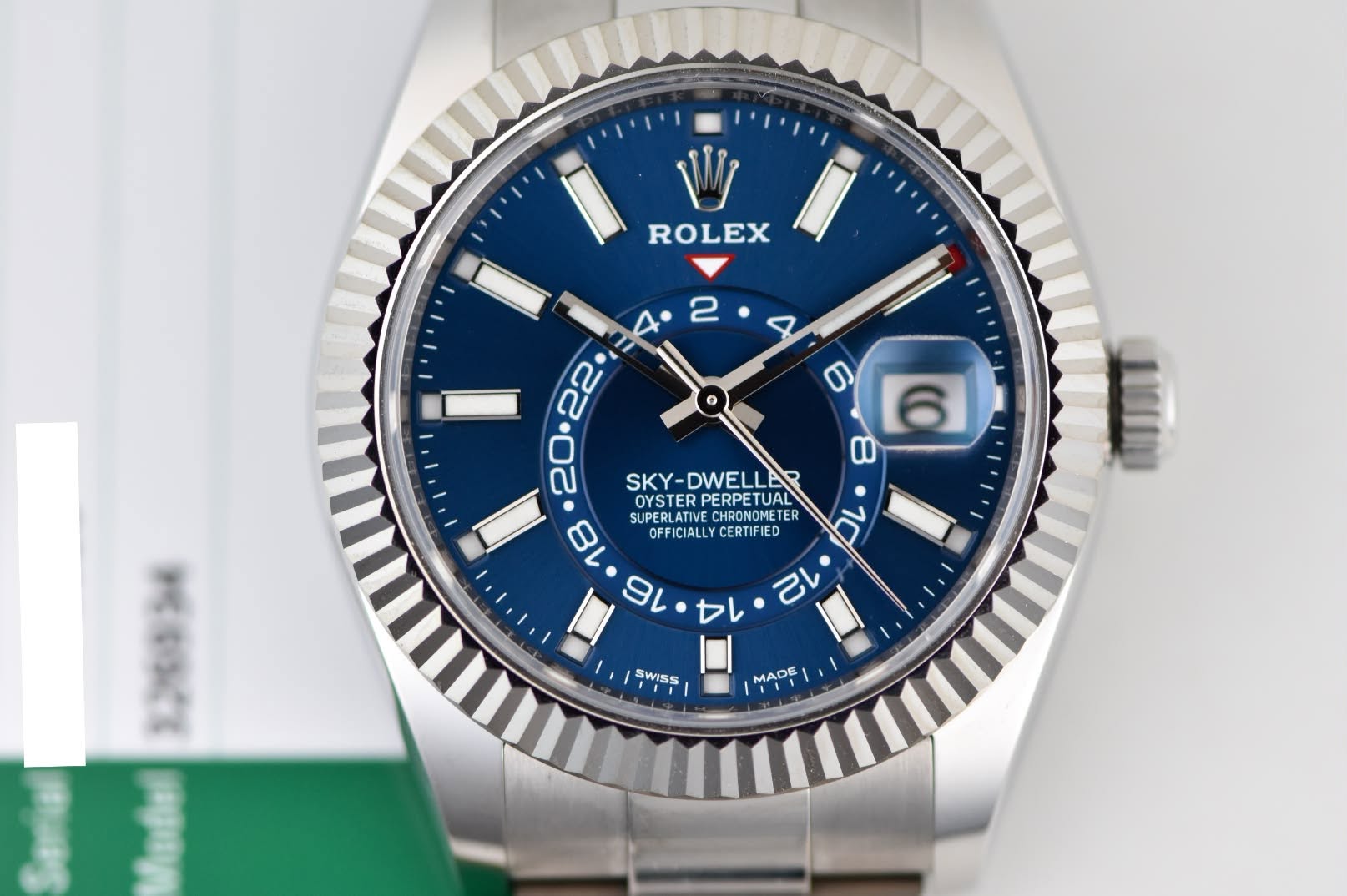 May be an image of wrist watch and text that says 'Wy ROLEX 4 6 22.= SKY-DWELLA SKY- OYSTER PERPE PERPETUAL OYSTERPERPETUAL JAL TUA 86.96.5 õ 18 SUPERLATIV CHRONOMETE ER…