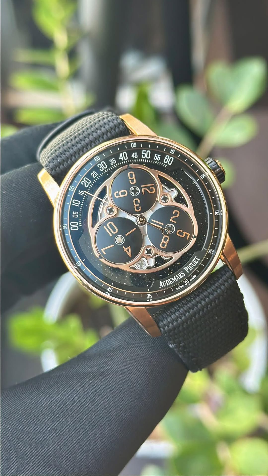 May be an image of wrist watch and text that says '05 60 อบ IRFFUUSES 25 FESE 手車茶、 CC 15 9 L G ن 20 2 ن ဟာ 45 25 ጃለ 7U S PIGUET AUDEMARS $3 MADE Swiss 35'