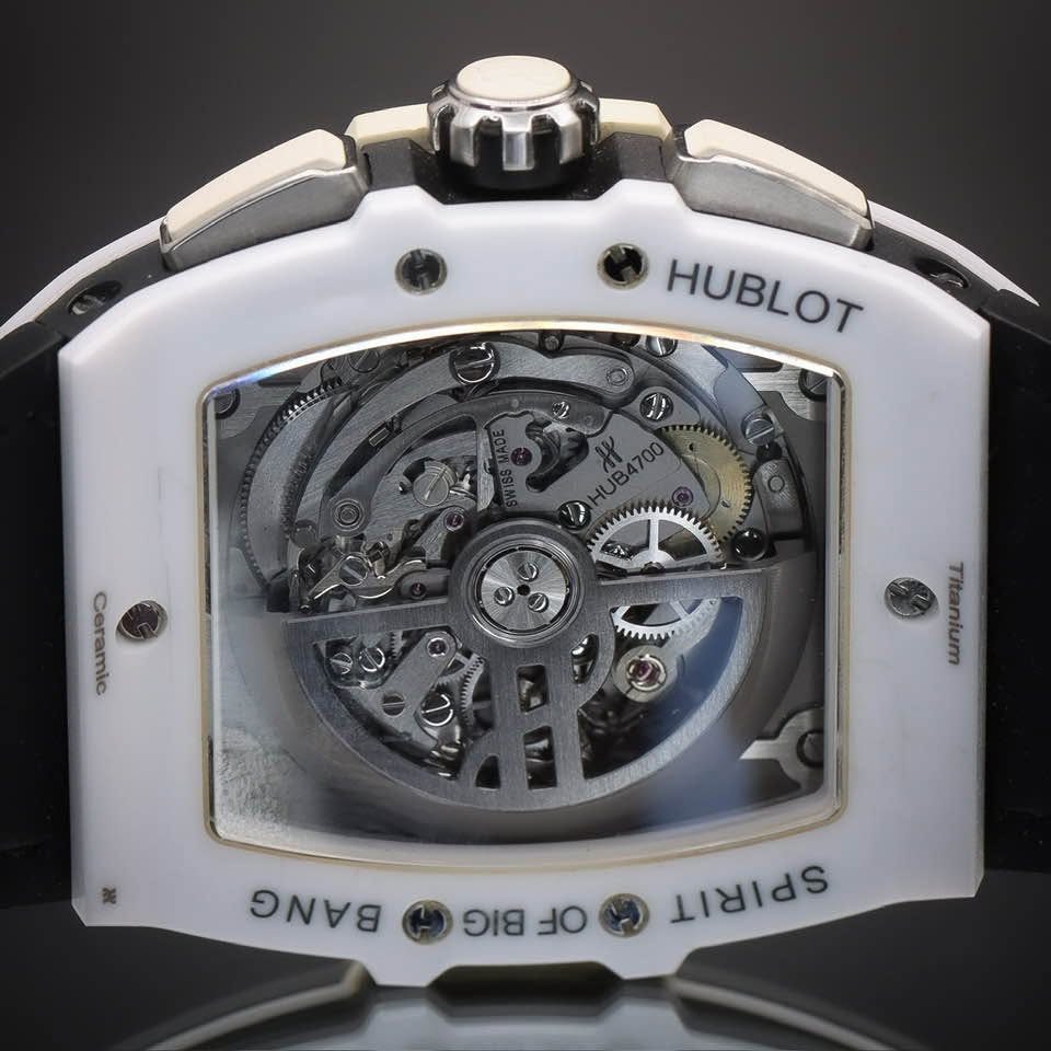 May be an image of wrist watch and text that says 'HUBLOT HUBLOT m mA Ceramic Tmtane ค ១18 ၁၊8အ၀ TO SISTTT'