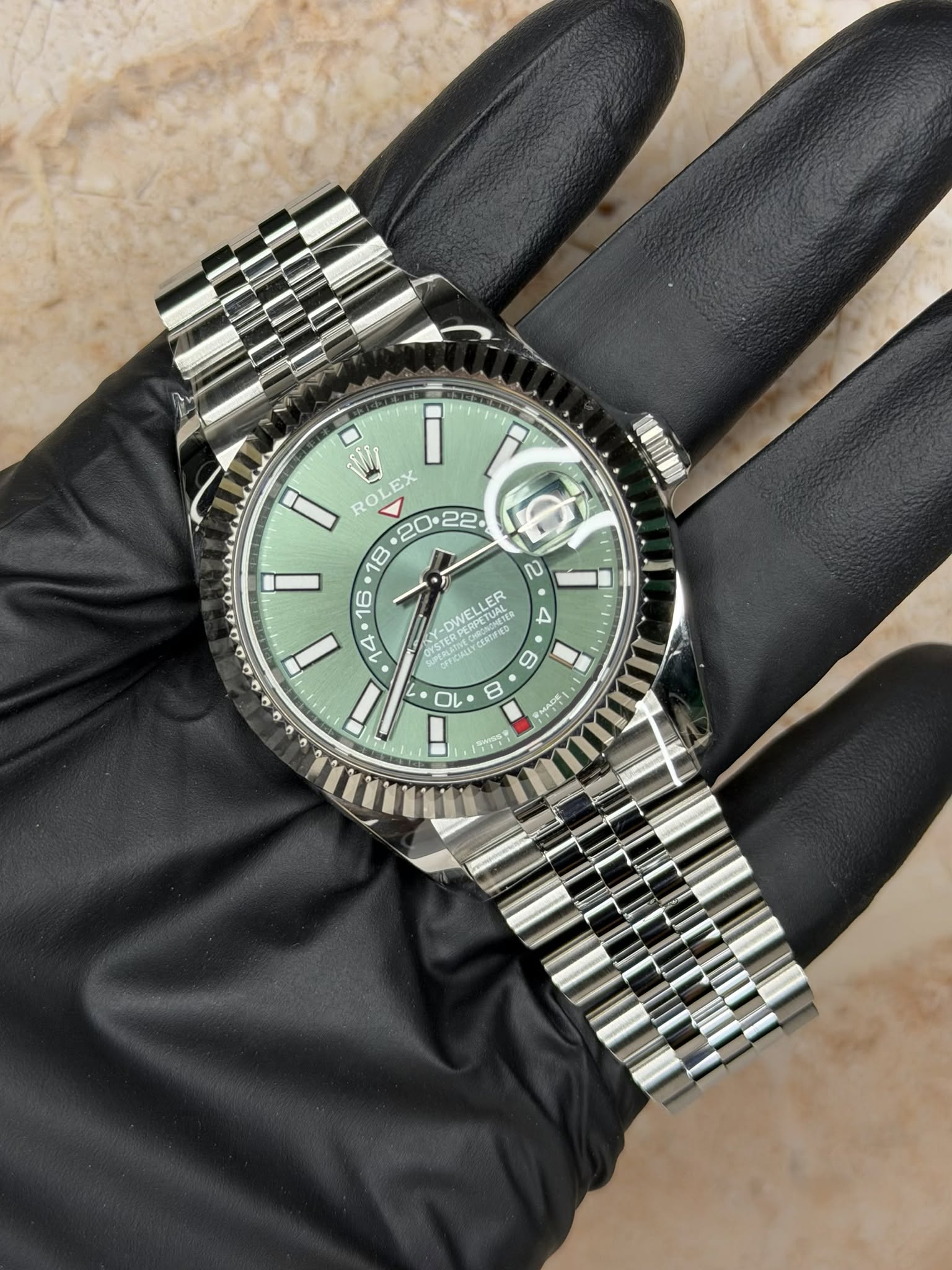 May be an image of wrist watch and text that says ' i i i R EX 20.22 ២ ב WELLER PERPETUAL ETUAL K会 A WELTUAL OYST STE STERPERPETU o 0 14 7 i'