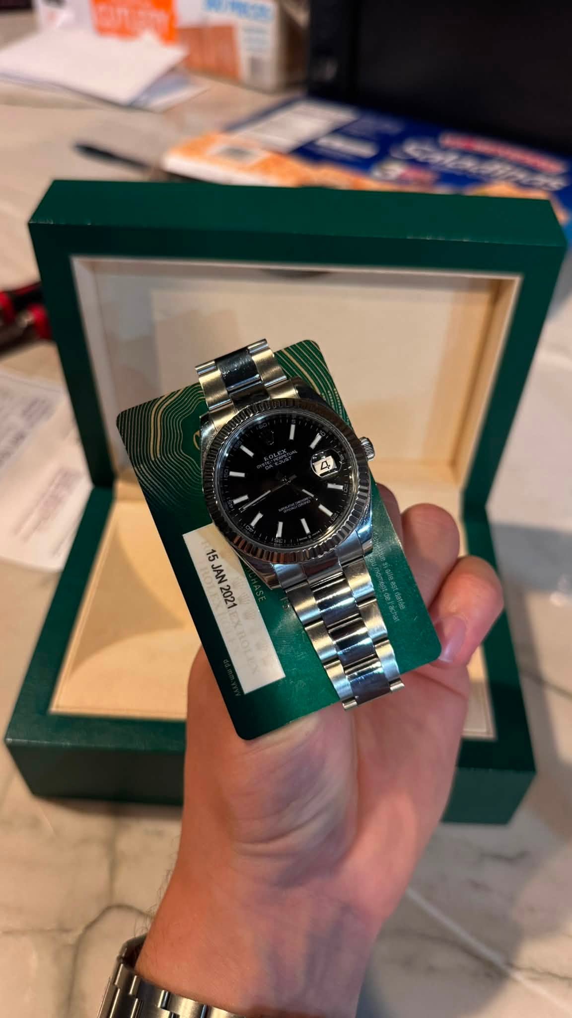 May be an image of digital watch and text that says '15 JAN 200 2021'