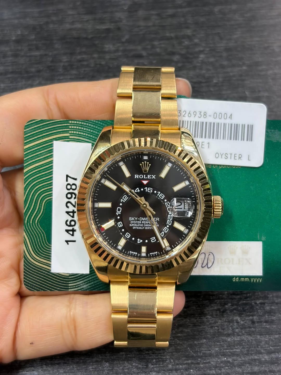 May be an image of wrist watch and text that says ' - ۱ود. 9E1 1 OYSTER L ROLEX SKY- -DWE ER RESEELATN OYSTER TERPERP ERPE JCRLATNECHR3 CELNTNE 生い多 솔울시 CHRONL ባስክያ い 0 پالار C C…