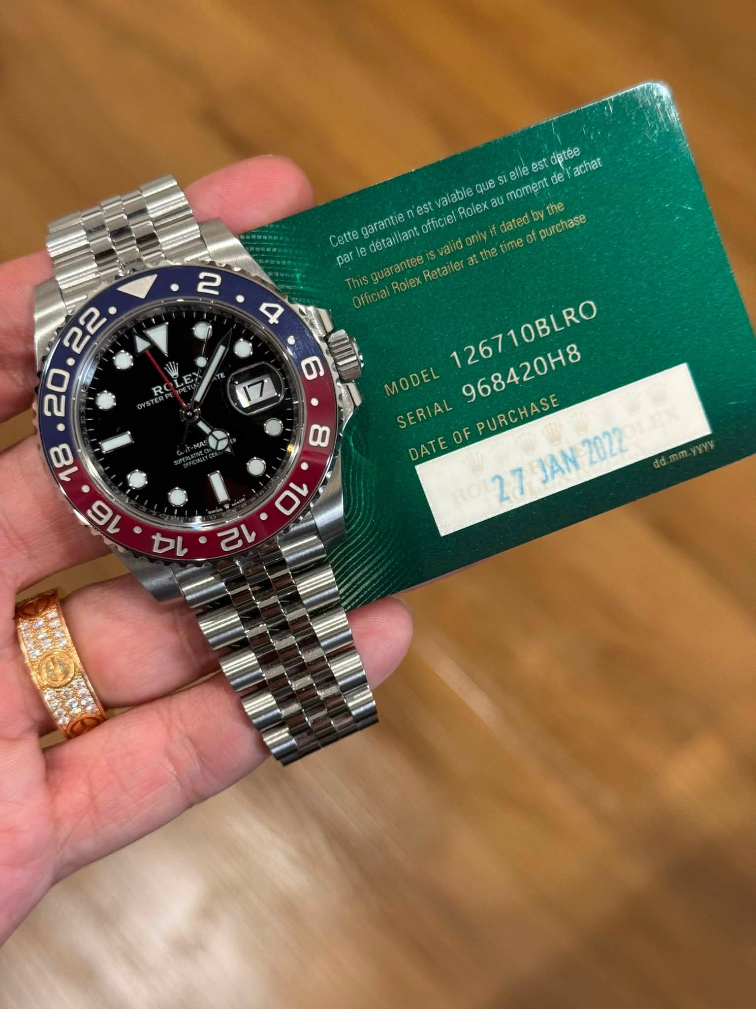 May be an image of wrist watch and text that says '2 4 datée achar elle que 18 elle est Rolex dated officie vaiidonly datedyh the Cette garantienest valable aun moment de er deta:…
