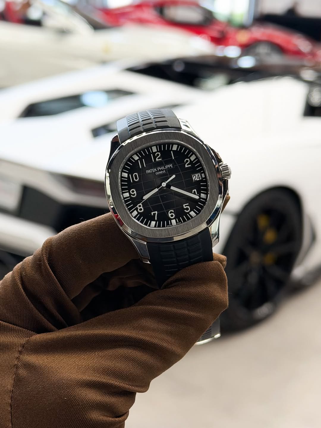 May be an image of wrist watch and text that says 'I 1 2 PHILIPPE LIPPE PATEK ٨ 0 م 5 6 福 I'