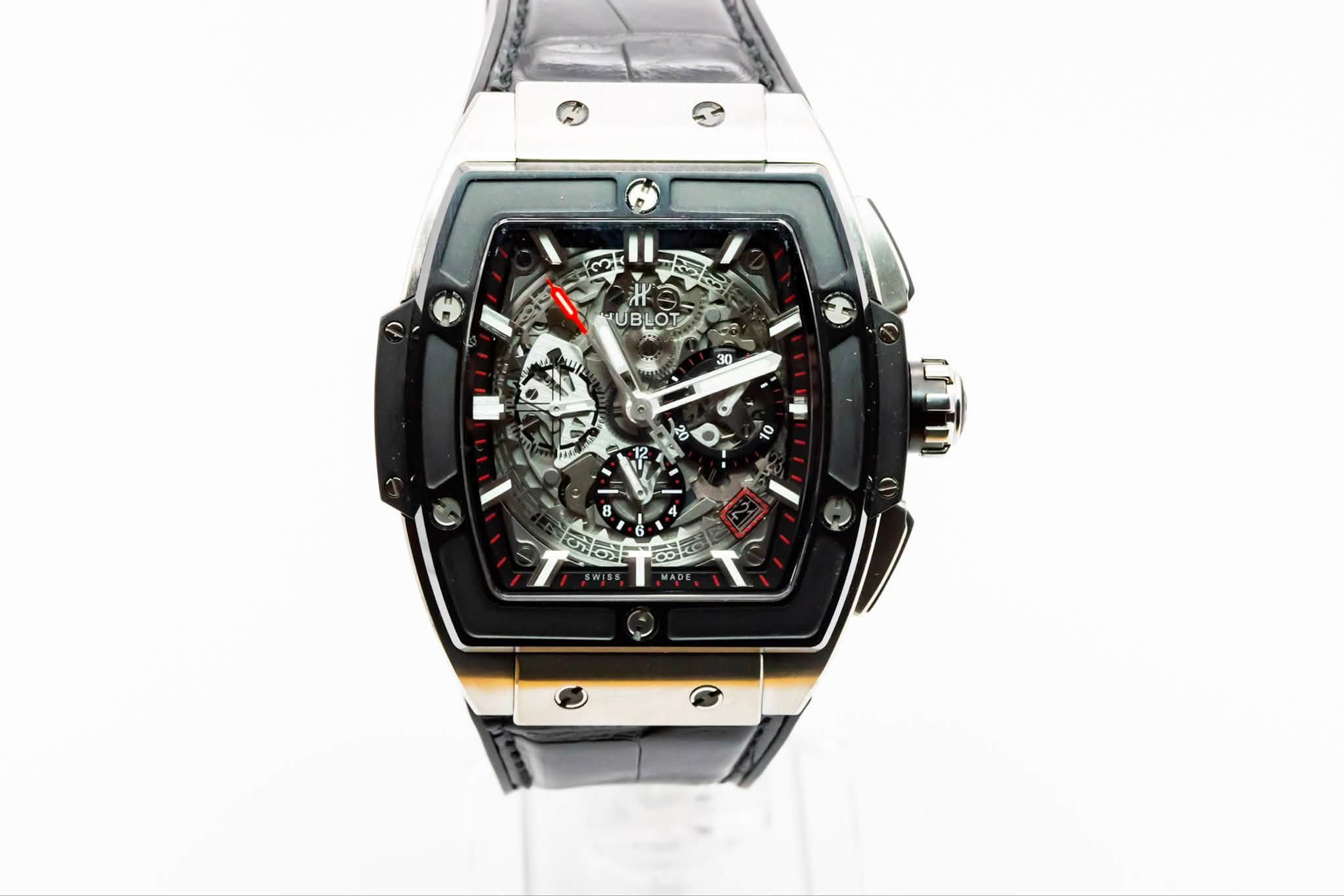 May be an image of wrist watch and text that says 'നാർ UBLOT UB OT PH - 4 जैन: 5 ဆ'