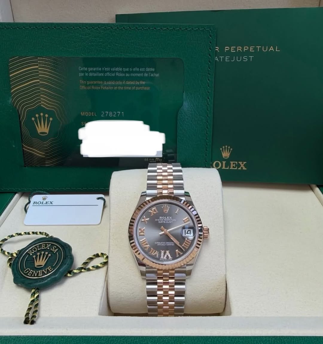 May be an image of wrist watch and text that says 'PERPETUAL TUAL PERPE ATEJUST UST ROLEX OLEX T 4 ツ - 2A ROLEX DAPERUSE IK VILA C TU 金 A Ne 日新 4'