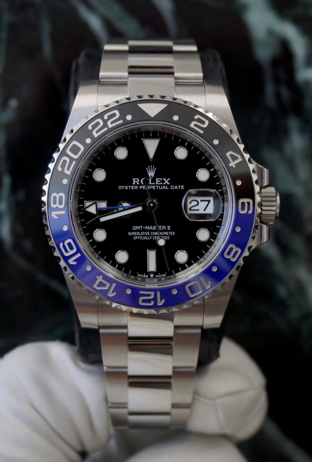 May be an image of wrist watch and text that says ' RO ROLEX LEX OYSTER OYSTERPERPETUALDATE PERP PEIR RPETUAL TUAL DATE 4 27 SUPERLATIVE.CHALNOMETER GMT-MASTERI GMT MAS ERII…