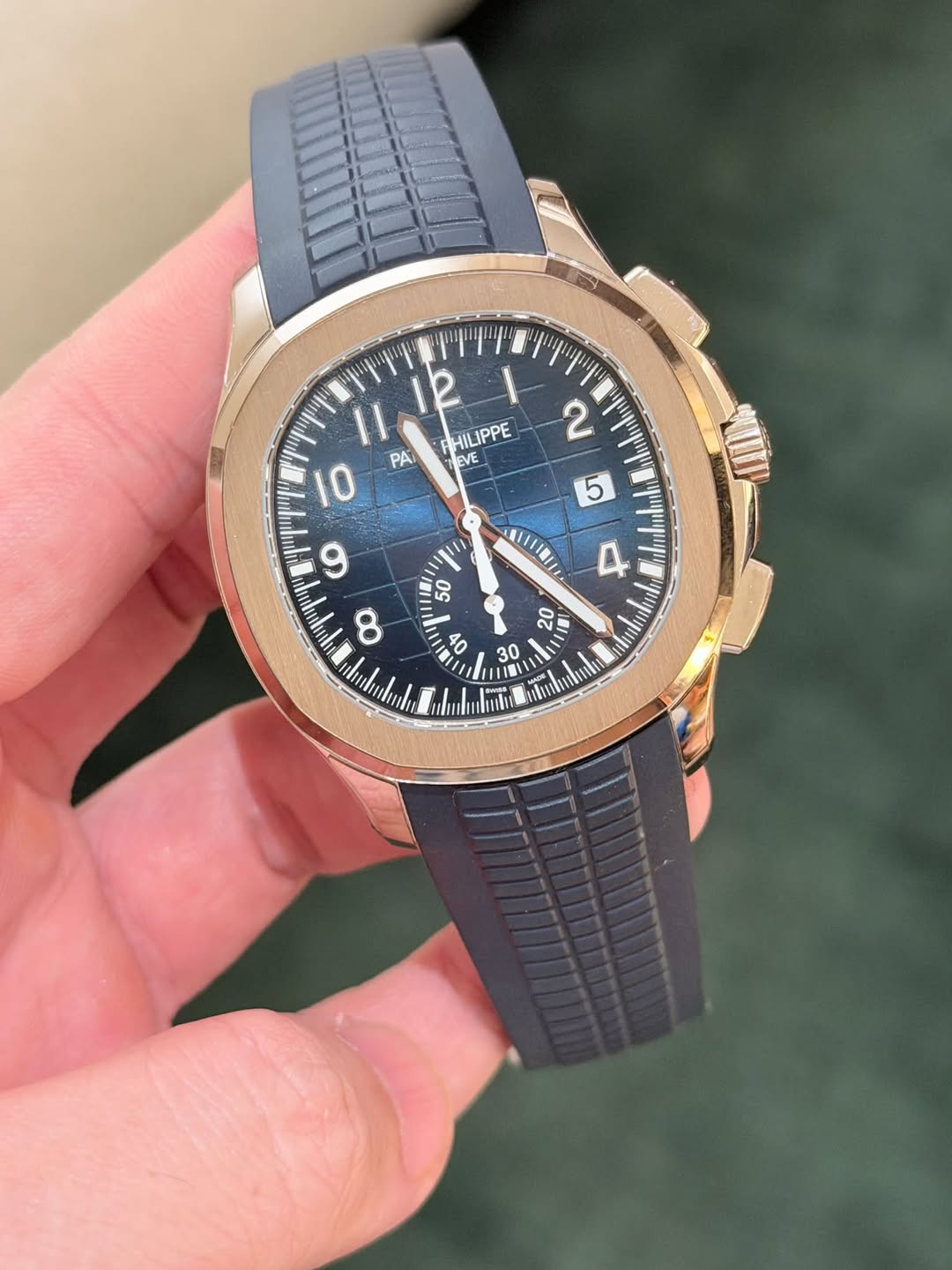 May be an image of wrist watch and text that says '12 ۱ HILIPPE PA EVE ه 10 I 50 5 4 ላጣጣሟ 6 ኢጣ ထ Nhu 40 20 30 1'