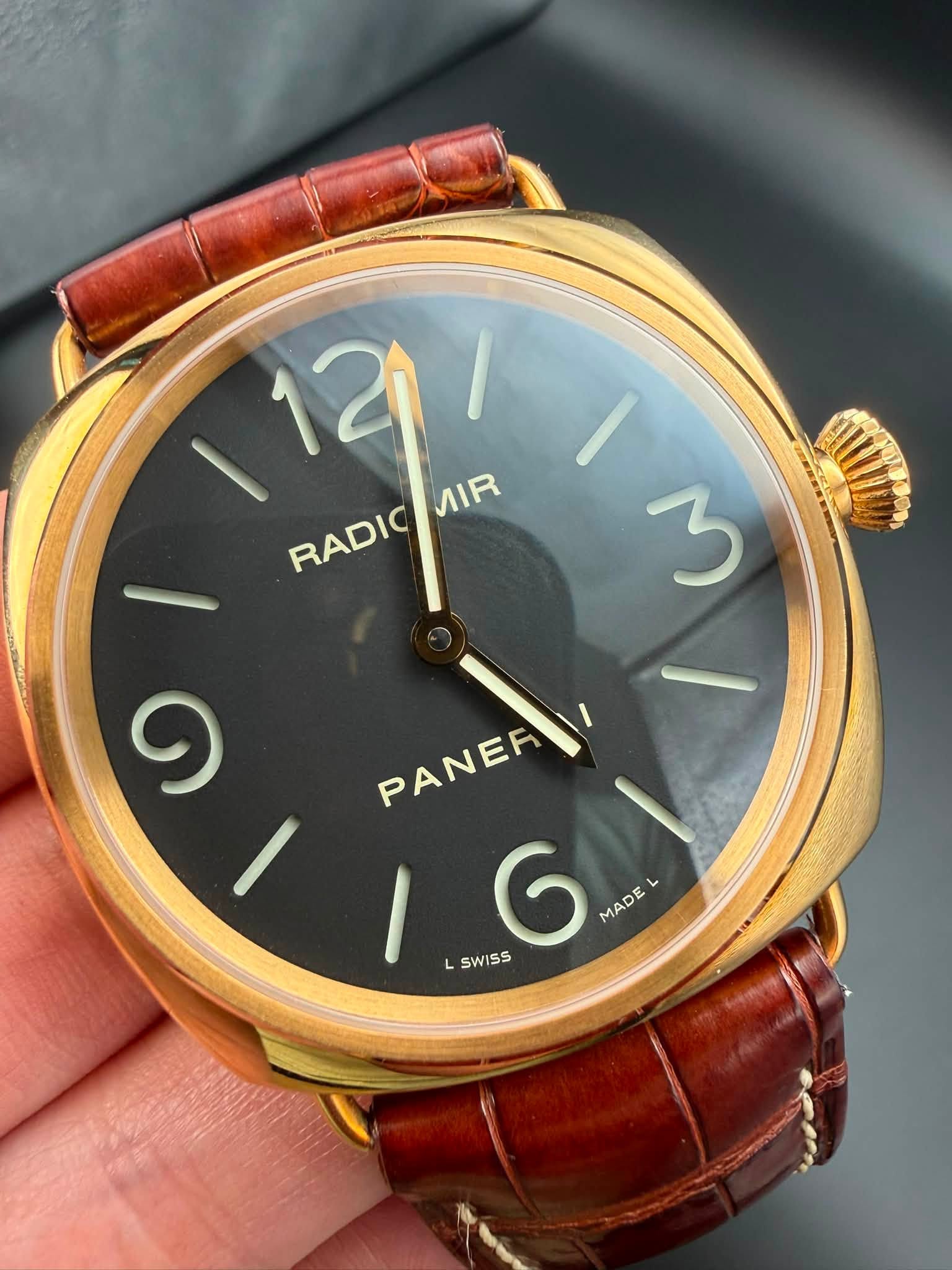 May be an image of wrist watch and text that says '12/ ١ RADIC MIR RADIC 3 9 PANERT PANER 6 MADE L L ٦ SWISS SWIS ISS'