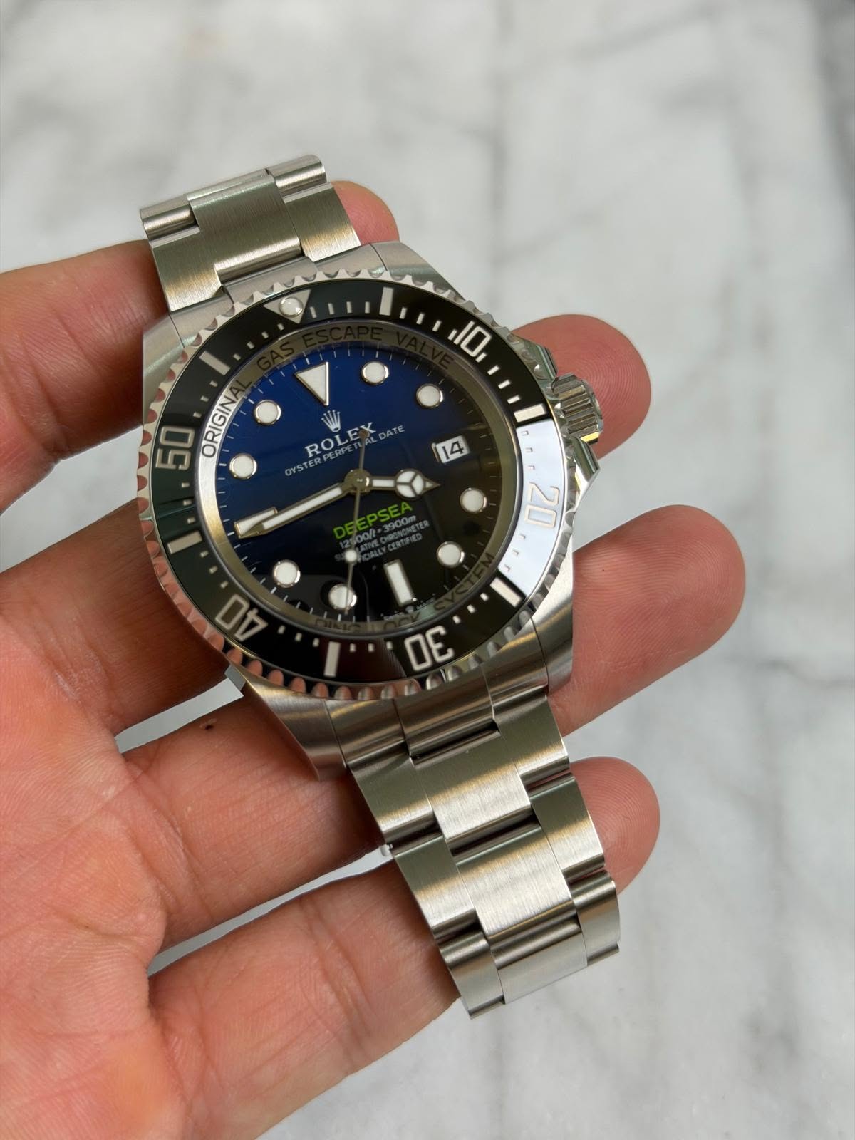 May be an image of wrist watch and text that says '10 50 ORIGINA ROLE ROL והי 14 I 20 AO 30'