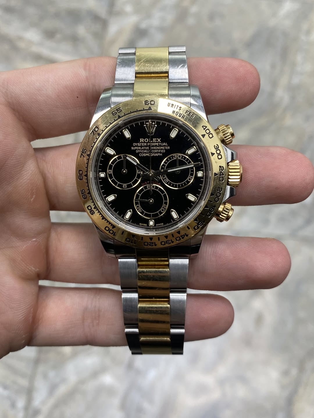 May be an image of wrist watch and text that says '60 RO コズ HOUR UNITSPEA HOUREY pblЙr 400 n 300 ባሔው 2 ea ١'