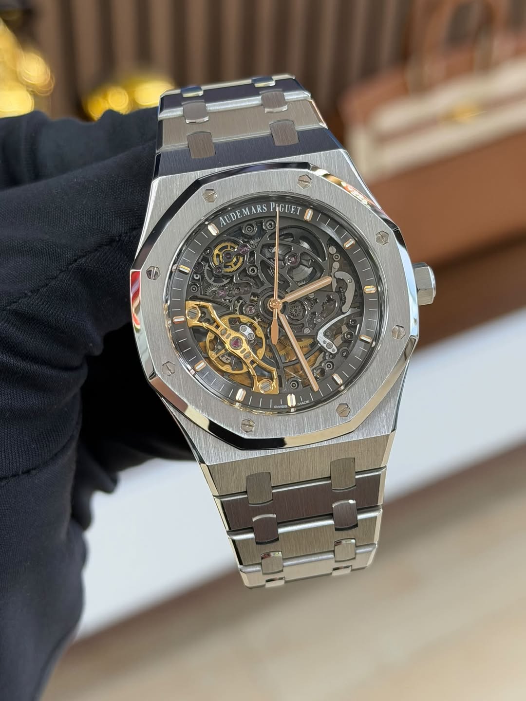 May be an image of wrist watch and text that says 'AUDEMARSPIGL O AUDEMARS อ PIGUET 0 S 0 စ 10 रন ® ® VA 下安 A i A TT e O つ0 S O O 주 D'