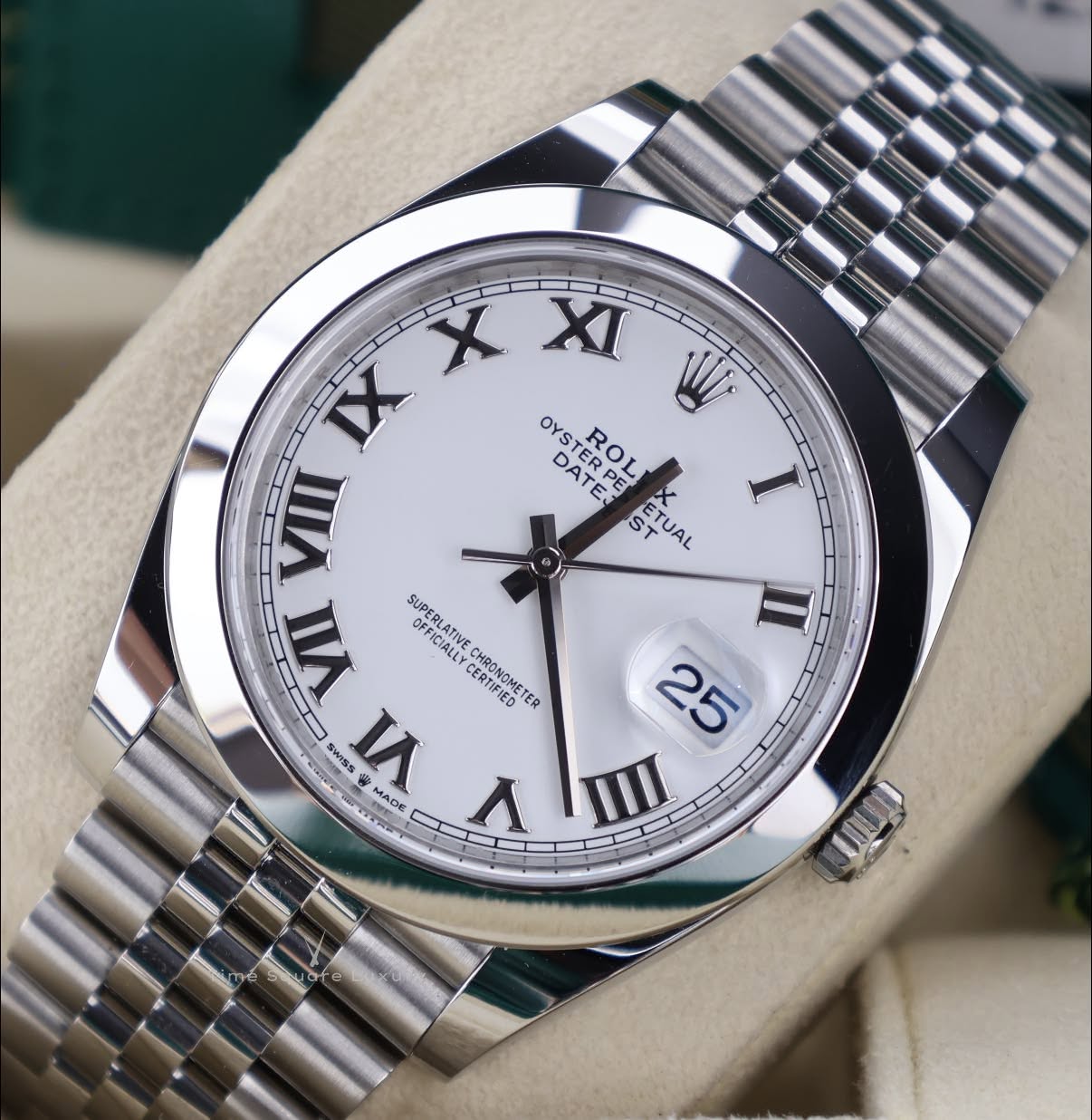 May be an image of wrist watch and text that says 'X XI IX WI OYSTER Л DAT OYSTROL DER ROL ๔ ST ETUAL x ΠΑ SUPE OFFICIALLY FICIALE ALLYCERTIFIE to OFFLATIVE SUPERLATIVE - CIALLY…