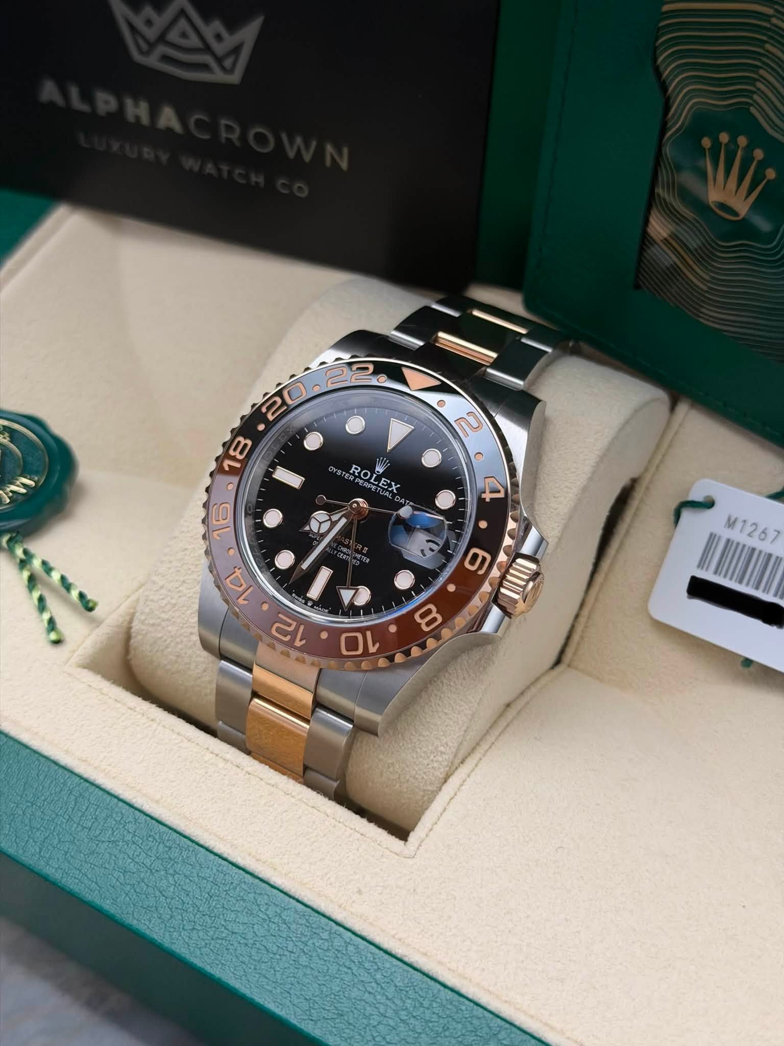 May be an image of wrist watch and text that says 'NI و 16 14 12 ROL ROLEX EX 金 ") 4 6 UIII OIII M1267 8 10'