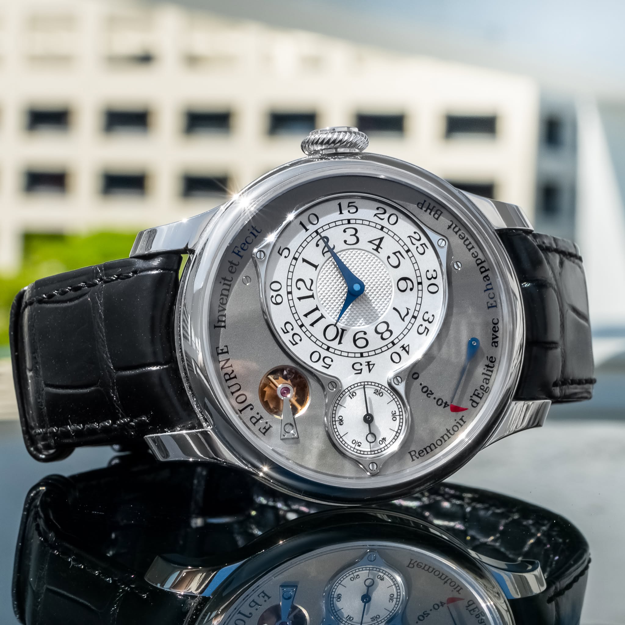 May be an image of wrist watch and text that says '10 5 I 3 9 C E 20 25 3wa 30 • N a လ၇ ဖ 20 ရ 1け 54 吉 C 90 90 - ontoir'