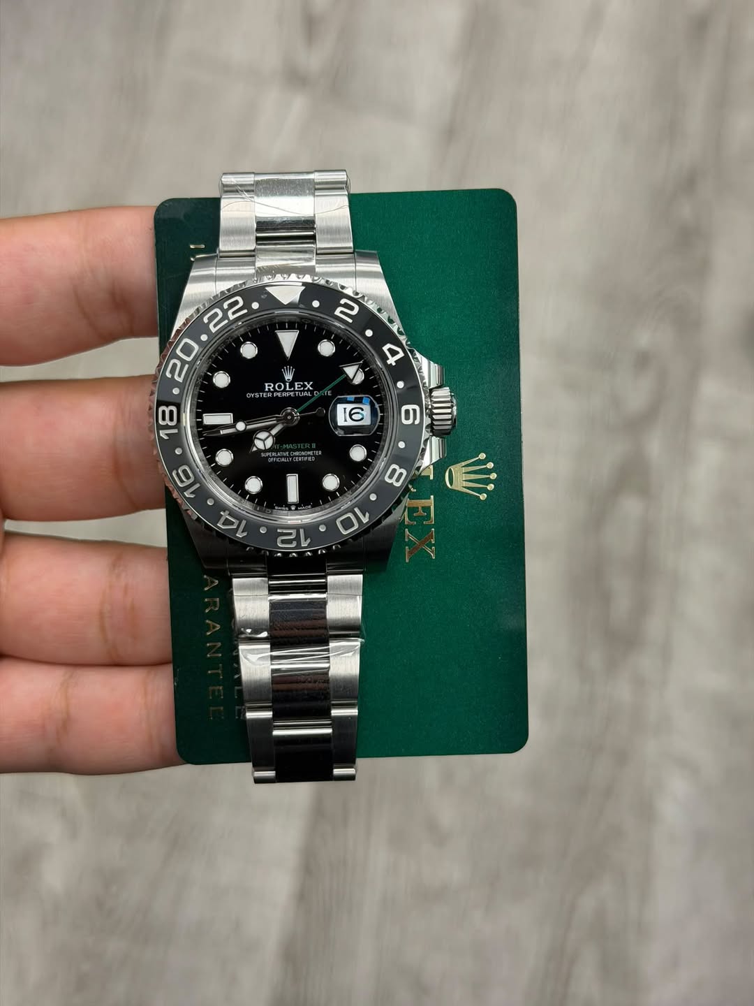 May be an image of wrist watch and text that says '2 22 20 W ROLEX ROL OLLE ២ EX CRPEI '