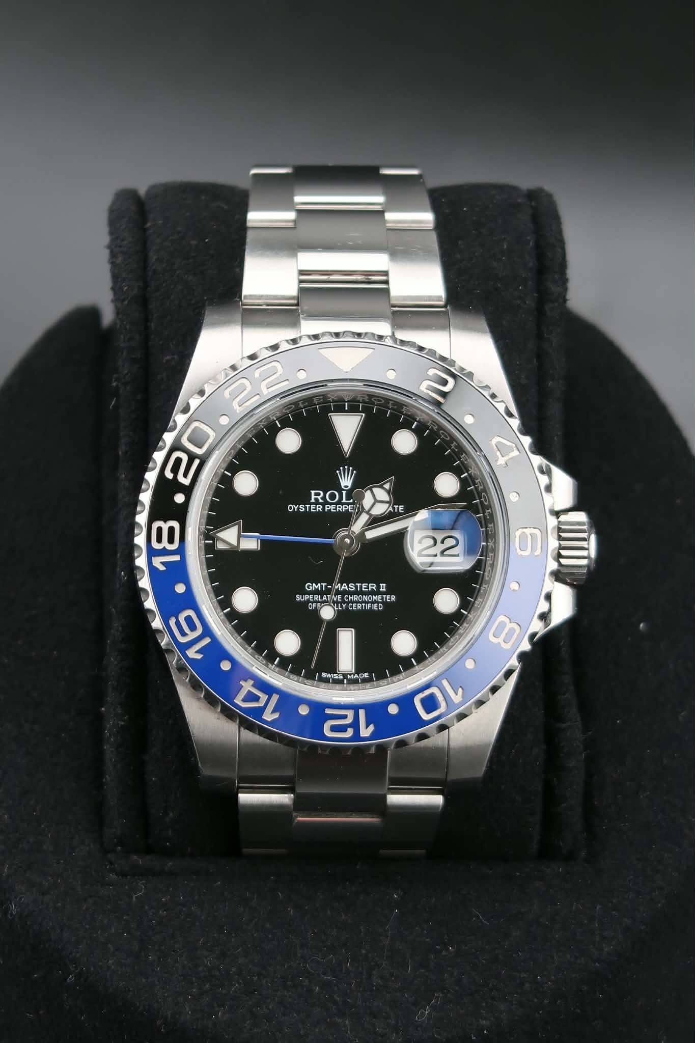 May be an image of wrist watch and text that says ' O ROL. OYSTER PERPE TE 0n 22 GMT SUPERLANECAROOMETER GMT-MAST MASTE STER TER SUPE SUPERLATNE HRONOME OMETER METER CESTED GERTIFE…