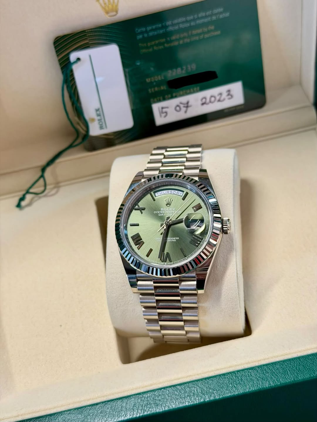 May be an image of wrist watch and text that says 'ROLEX ች 2023 대난ㄴ RS HUREDAY 5D4V V YSTER X S FT E เร III'