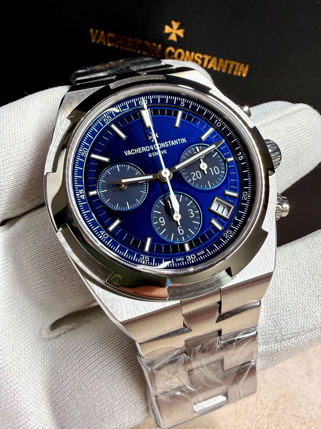 May be an image of wrist watch and text that says 'CONSTANTIN 6D 55 55 ויייןן ព្រ 10 CONSTANTIN 11 VACHERO GEN VE 50 פתיויייןייי 1 1 A ن 20 10 MOLA Apo だっき mI سرن 15 س ሥማሞጥ ושנמ…