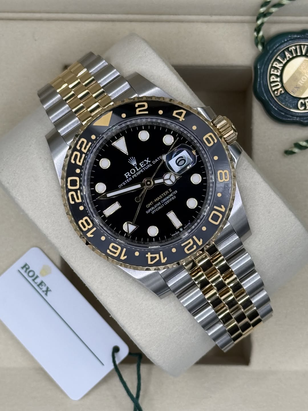 May be an image of wrist watch and text that says '2 ERLATIV ERLAT SELASIY SUP C 4 6 ROLEX AT ATE RODOETUAL EX OYSTER OYS 8 ..MHE ល ROLEX'