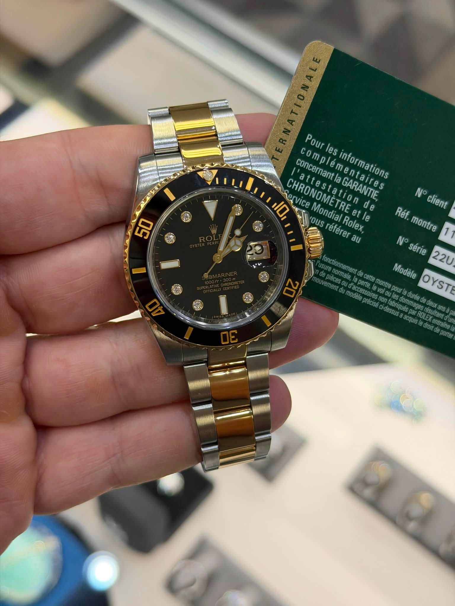 May be an image of wrist watch and text that says 'ا 50 Pour complé les informations مالاید concerantlaGARANTE attesta concernantla complementaires mentaire 10 ហរតិសិិ"…