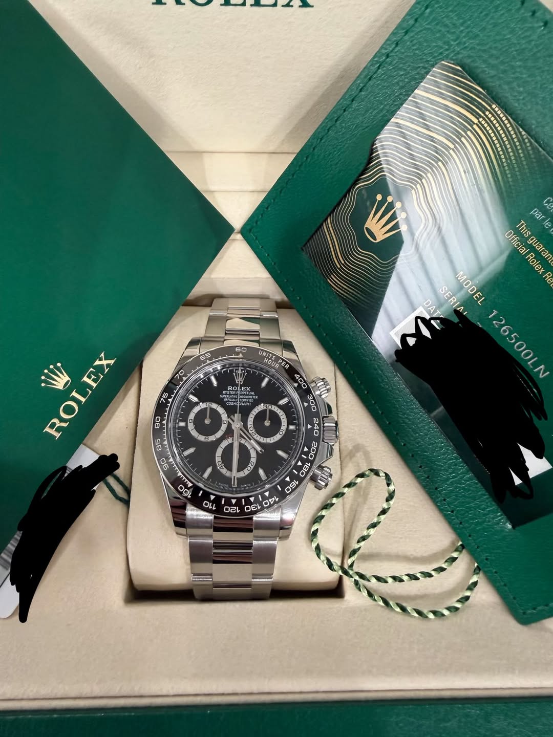 May be an image of wrist watch and text that says 'nAWИ par ي Ce Official This Rolex guaran Re DAT SERIA MODEL UNITS ROLEX O 200 在 रয়ি OL 0O 19L OИ 120 DE DEL しか T ua'