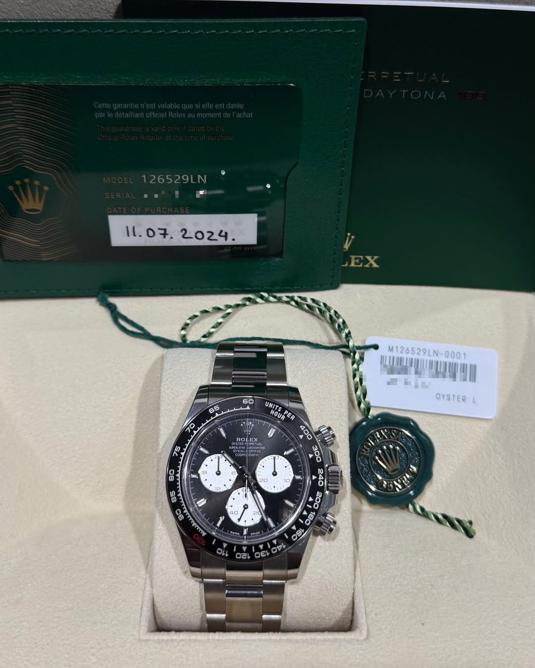 May be an image of wrist watch and text that says ' M126529LN- M126529LN 马! MLYMEAIOUAN m 監品 OYSTER L 70 76 AoHи 50 UNITS MOUR UNITSPER PER E 9 ៥ 20 0 B 10 60 85 SO 92 新 韓 ن…