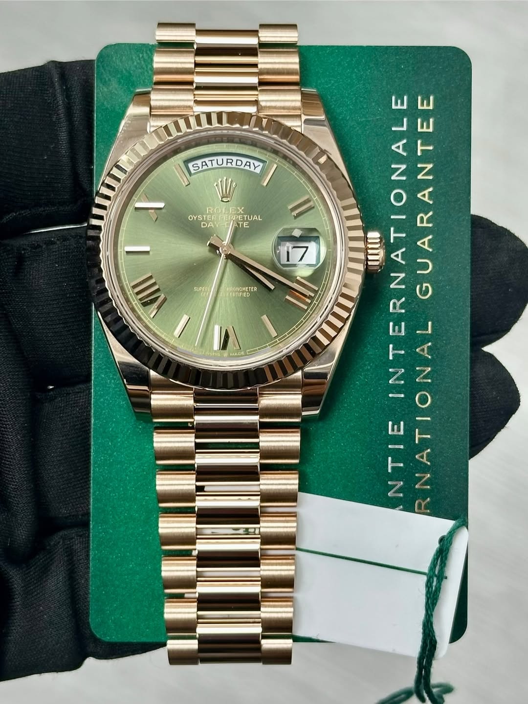 May be an image of wrist watch and text that says 'X PETUAL OYST ROLEX STED DA DAY ATE SATURDAY ١ I VIII SUFYel rOMOHETEP LAVTIF 1 17 Wи INTERNA INTERNATIONALE INTERNATIONALE…