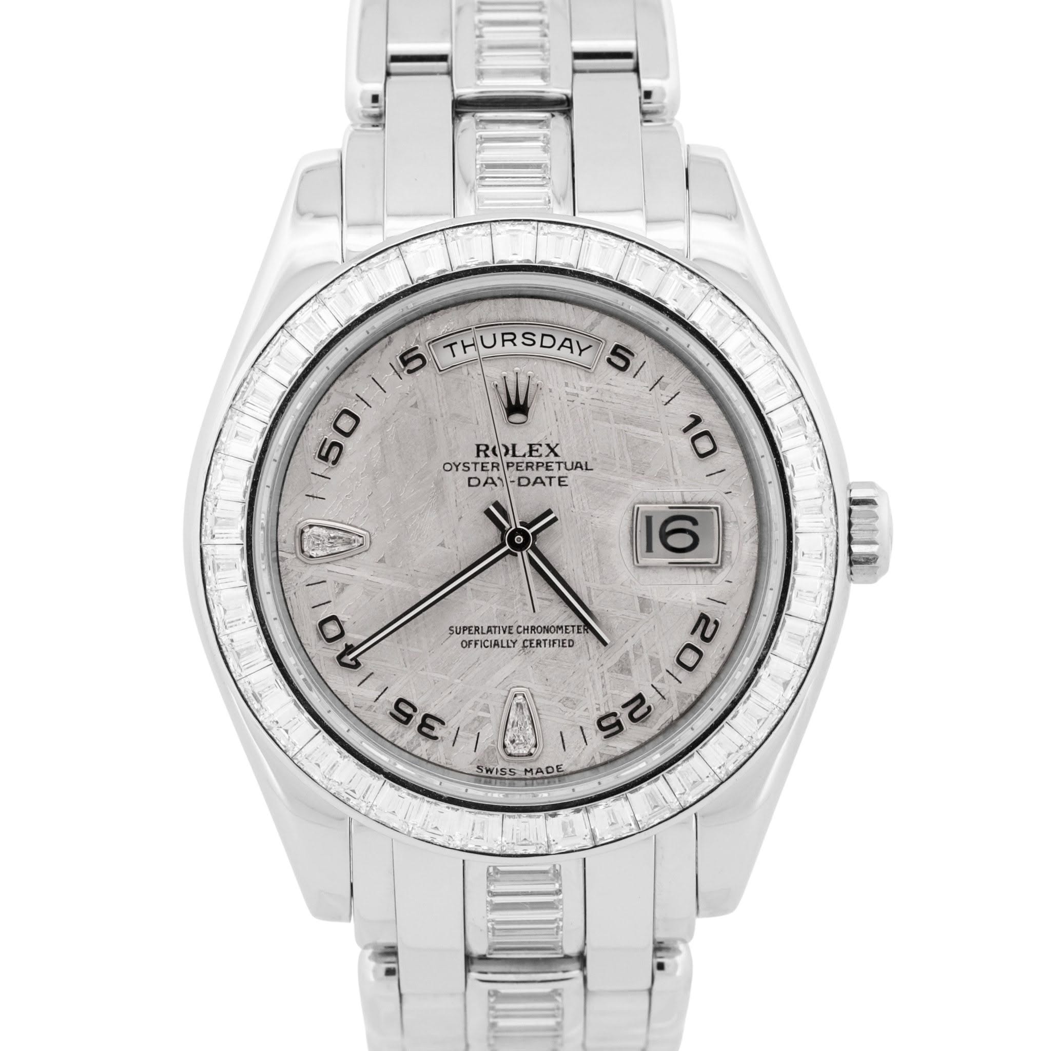 May be an image of wrist watch and text that says 'THURSDAY τηυ 5 5 W ا ROLEX OYSTE YSTERİPER OYSTERIPERPETUAL ROLEXUAL PERPETU ERPETUA JAL 10 DAI-DATE DATE 6 0 SUPERLATIVEC )…
