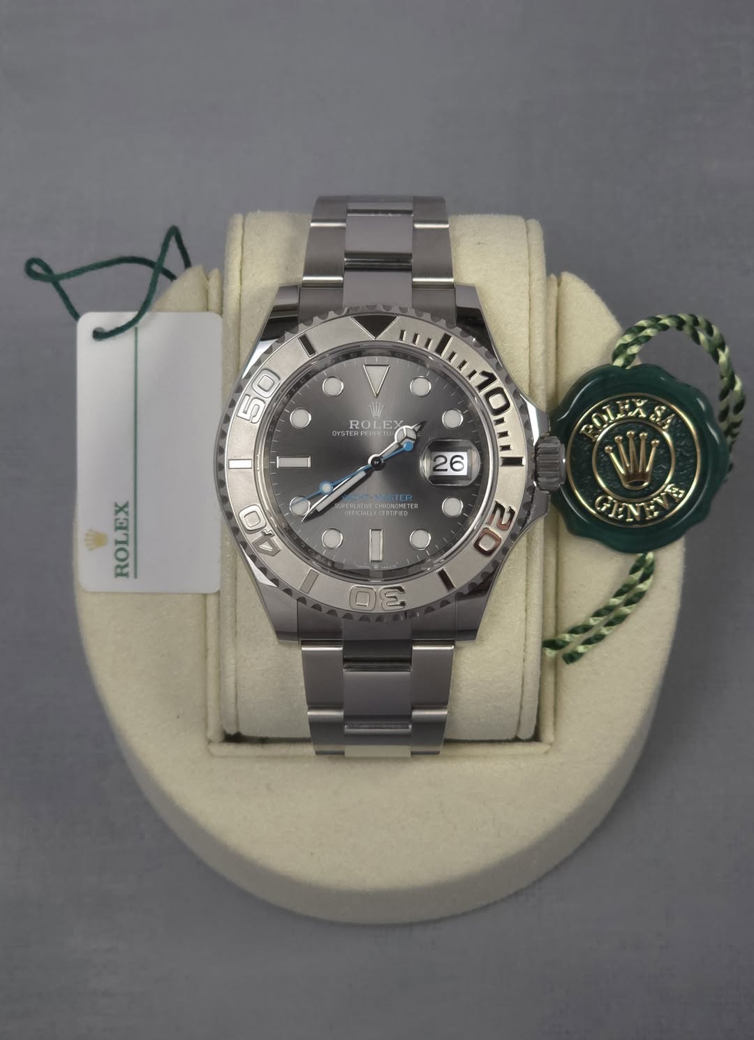 May be an image of wrist watch and text that says '50 O ROLE 20 OVE STERP ROLEX 26 20 40 GO B0'