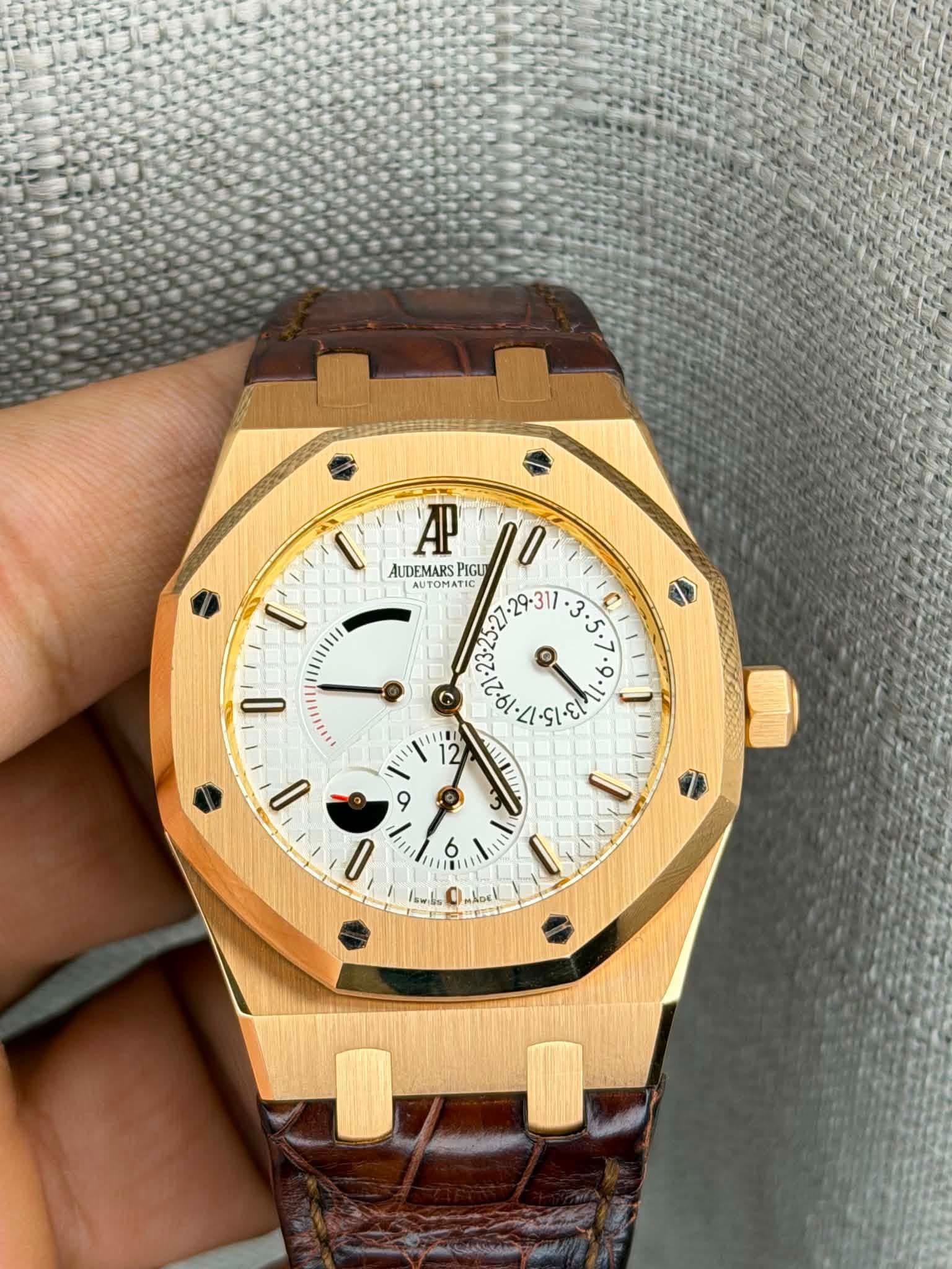 May be an image of wrist watch and text that says 'mII A AUDEMARSP PIGU 10 AUTOMATIC 1.29 3 3•3 52 ث ث bO 15.1١ ε 12 பயய O O' 9 0 6 תי O lavile っ G loc hoel'