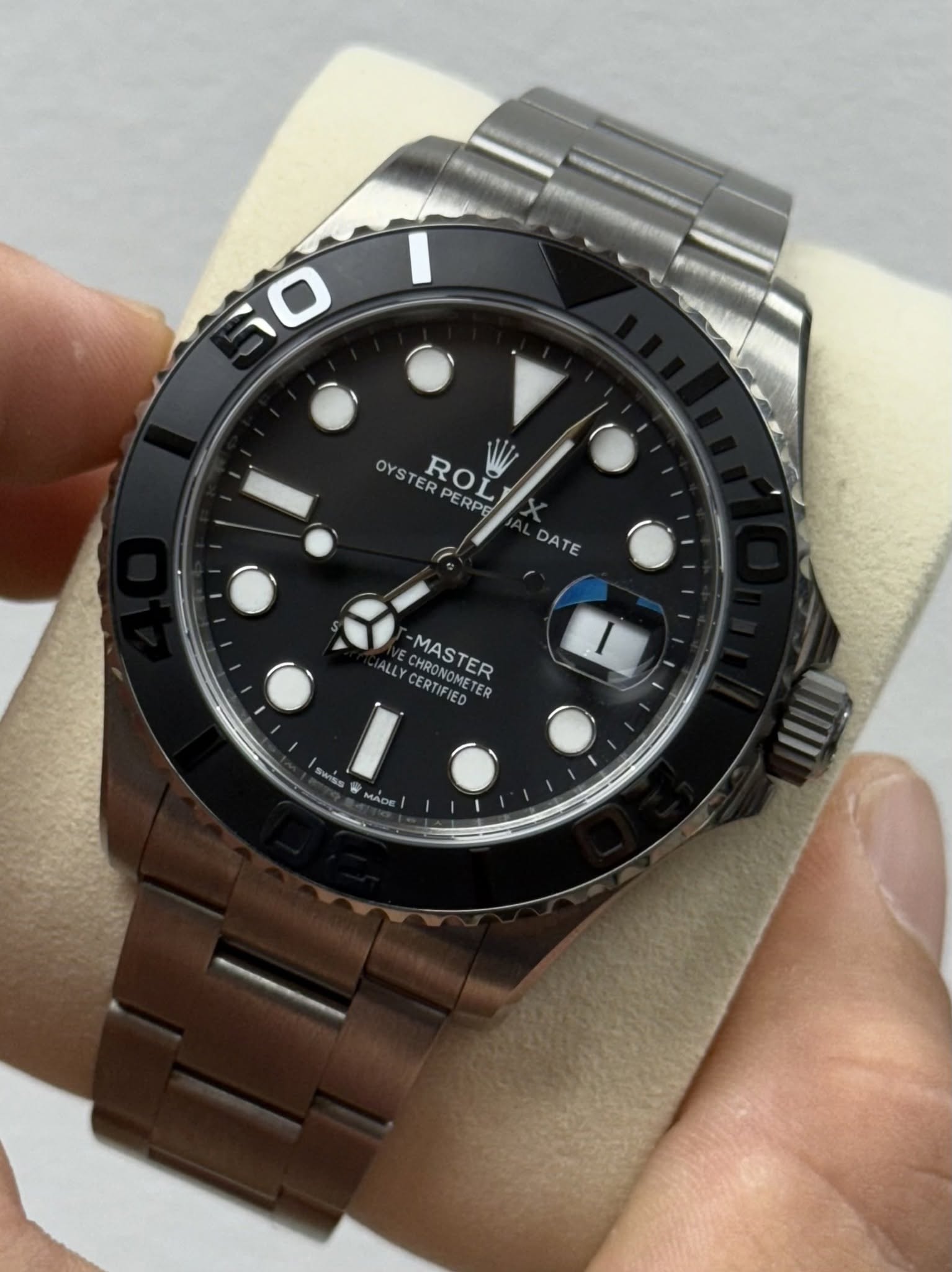 May be an image of wrist watch and text that says '六0 OYSTERPERPE OYSTE RP ROL P PERPE DATE -MAS TER ALLY ECHRONO O MASTER CERTIFIED RONOMETER -MASTER OMETER ER RONOMET 。s. MADE'