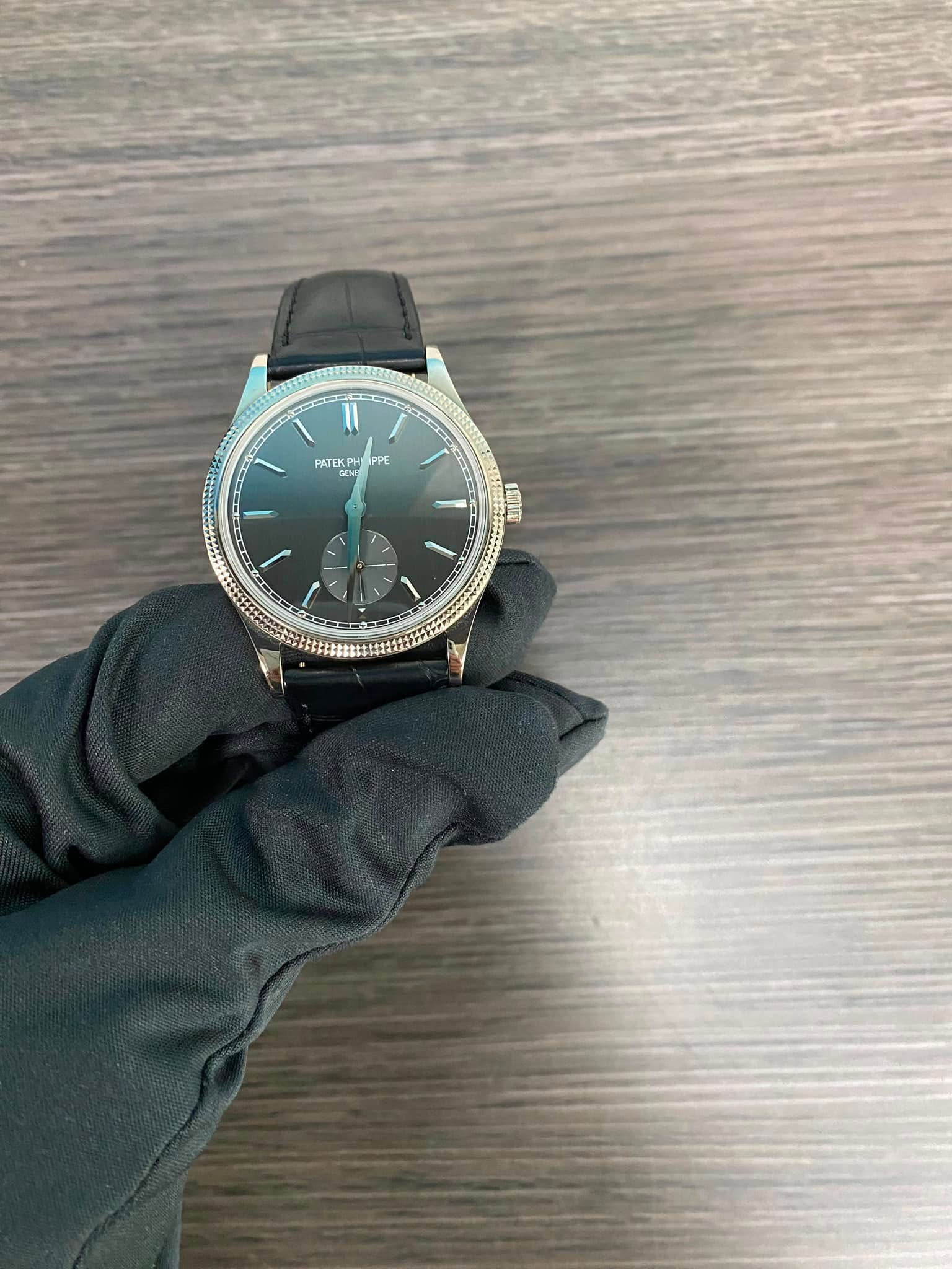 May be an image of wrist watch and text that says 'PATEKPH PPE CIONG'