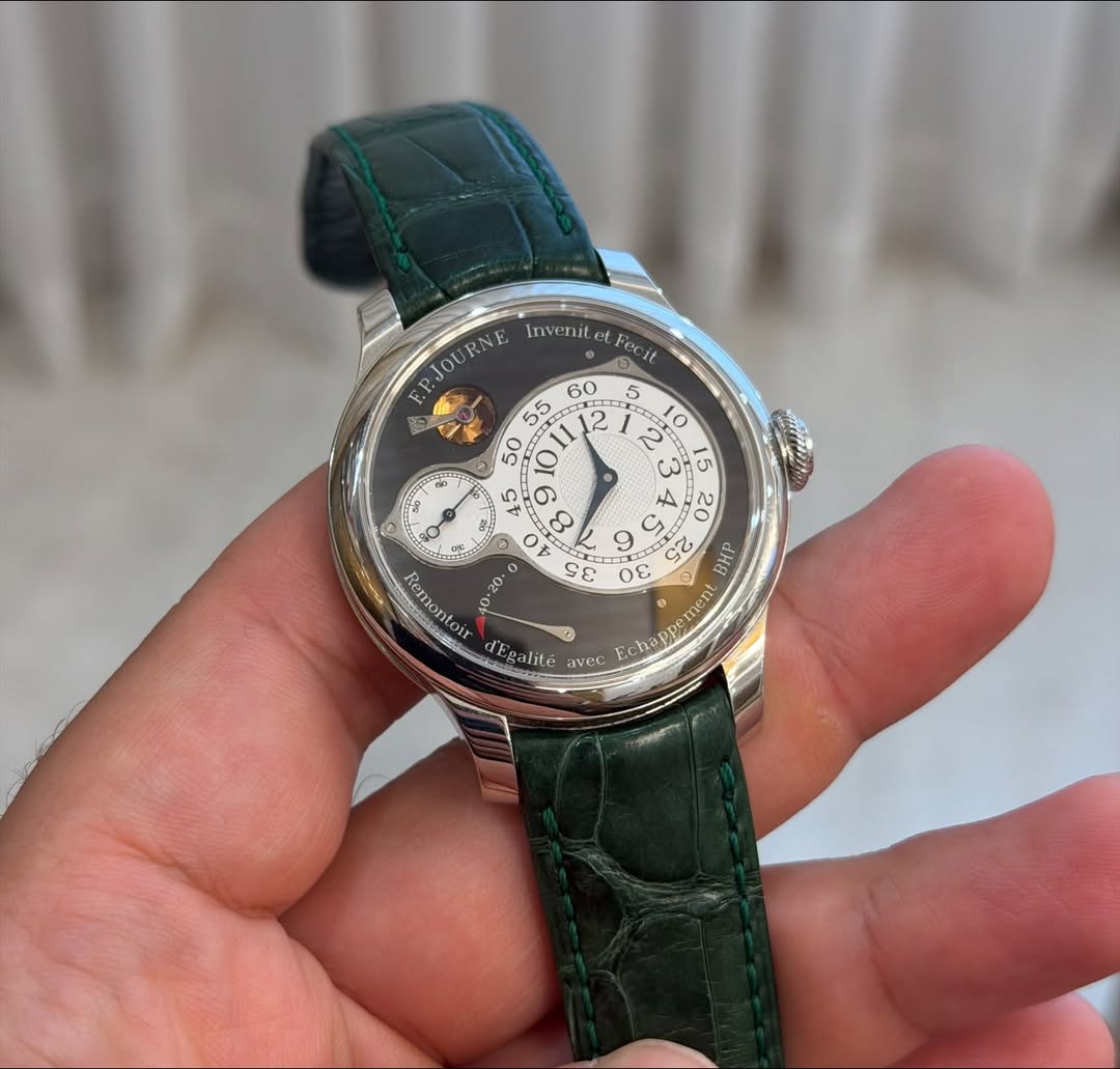 May be an image of wrist watch and text that says 'G0 PJOURNE Invenit et ه 60 5 र o 3 5 A - م 30 9 = 2 ปต SS οε d'E d'Egalité avec Ech echappement က O o'