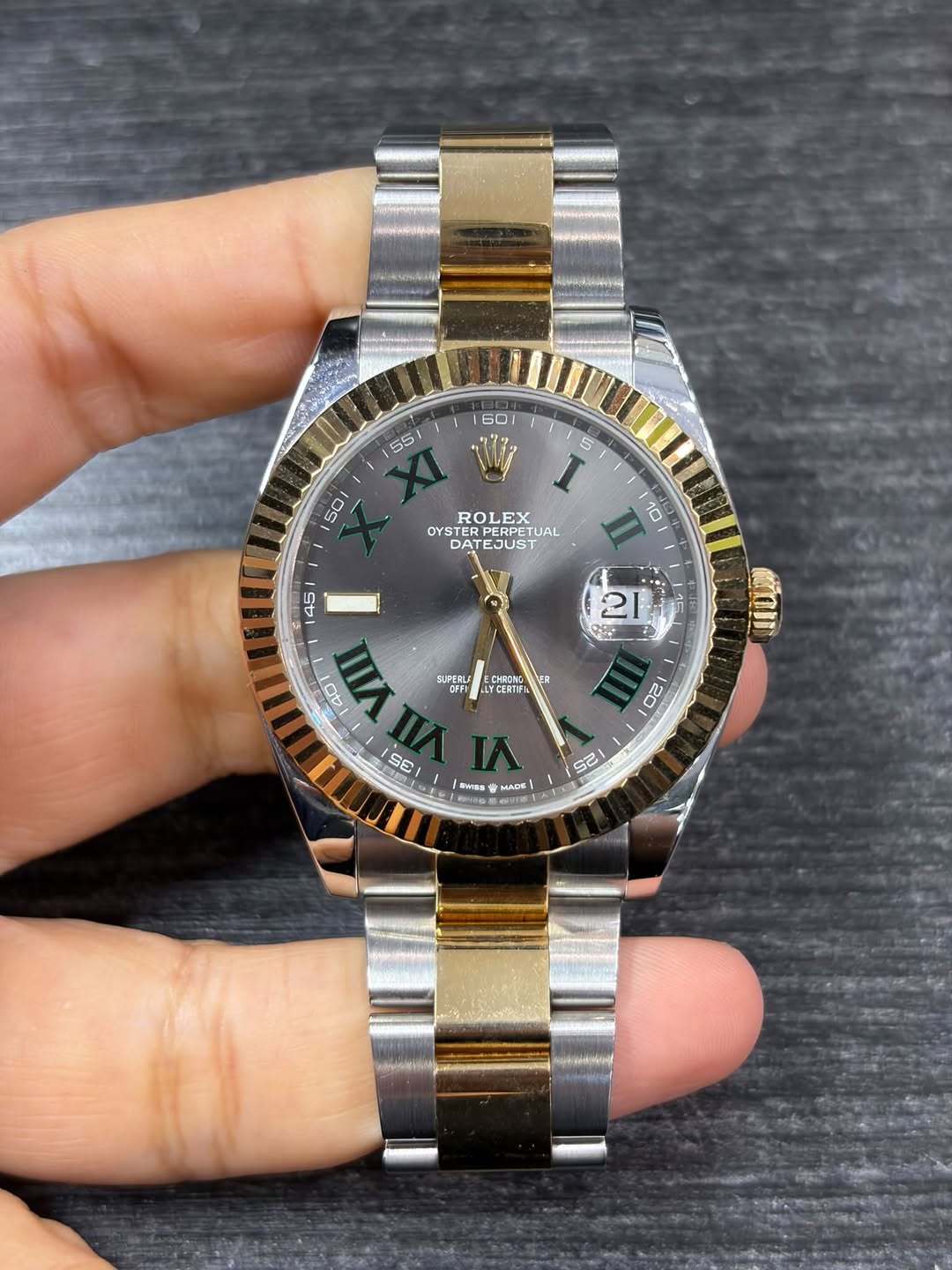 May be an image of wrist watch and text that says '60 55 5 I 50 ROLEX ROL EX OYS OYSTER DATI DATEJUST መ. PERPETUAL UAL ERRETUA EJUST 10 45 E 2 it SLPEAL Qti oO YCERTRI EID CHEDND…