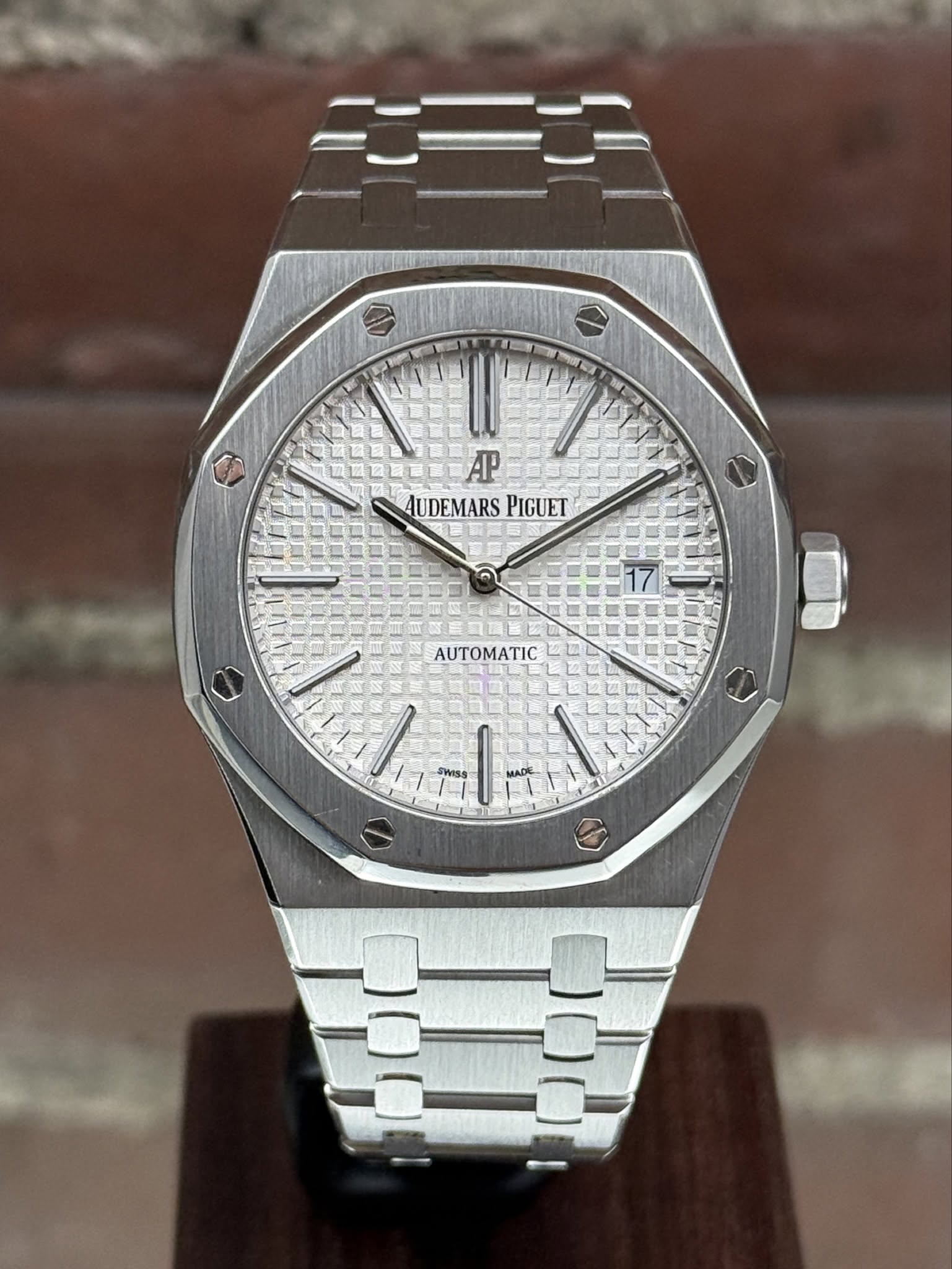 May be an image of wrist watch and text that says 'A AUDEMARS AUDEMARSPIGUET PIGUET ΑΤΟ O'