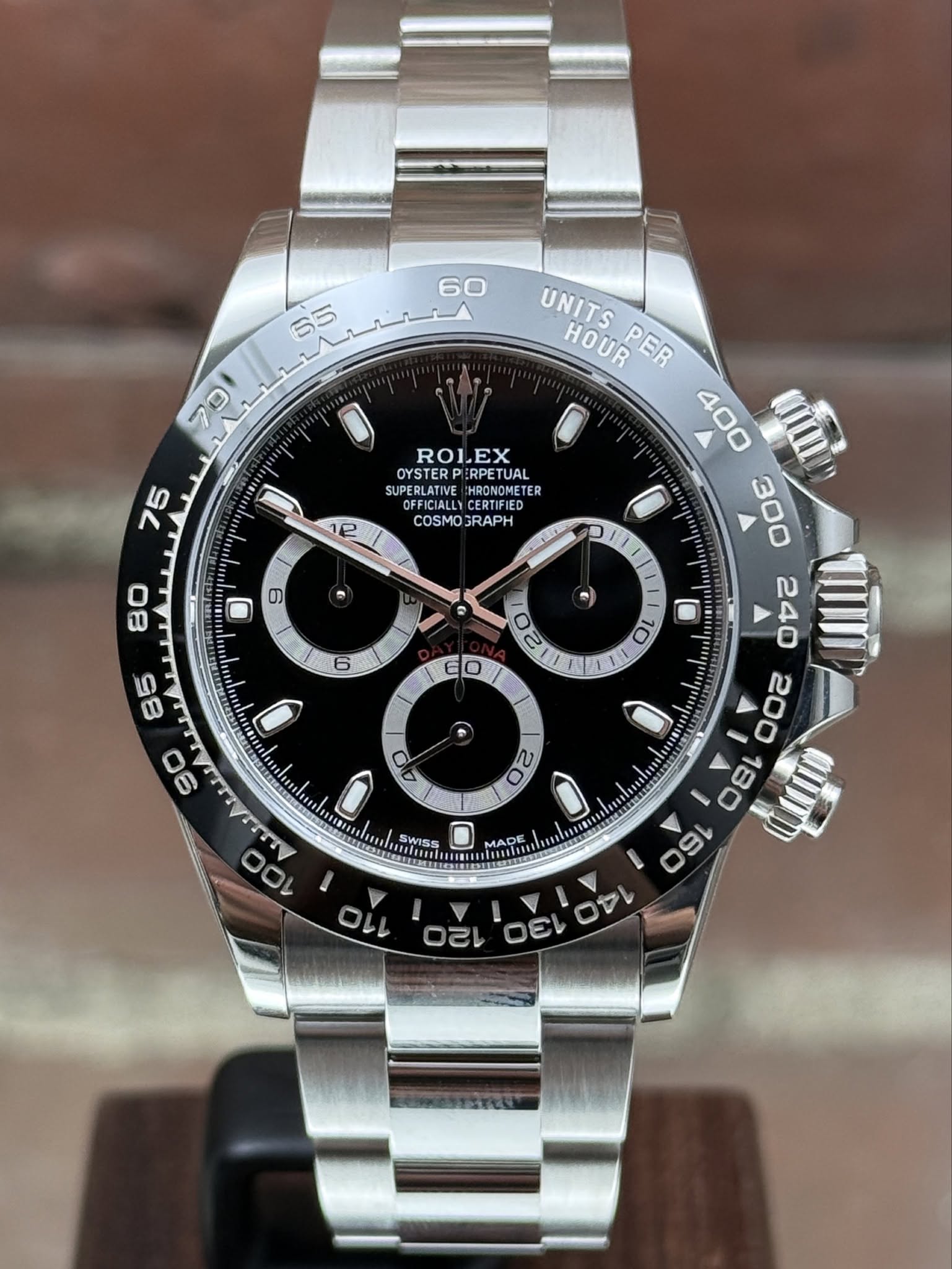 May be an image of wrist watch and text that says '60 65 النة 70 9 75 ROLEX OYSTER SUPERLATIVE ERPETUAL OONONE SUPERLATIVE HRONOMETE ER OFFICIALL CERTIFIED CERTIFIED COSMOSRAPH…
