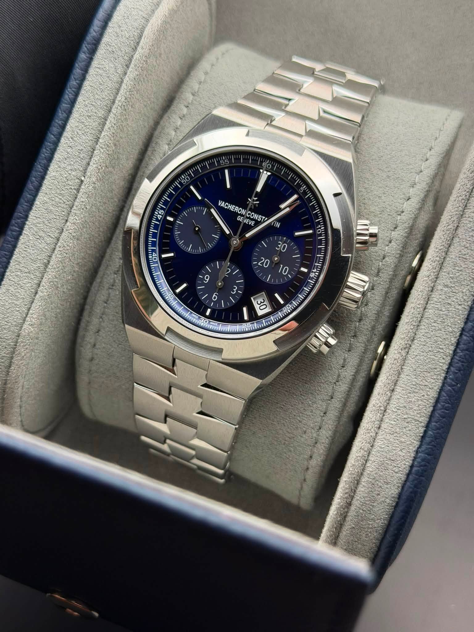 May be an image of wrist watch and text that says '45 Y VACHERON メ I GEVE ENEV KEYE CONST IN 30 20 ١ 9 / O 19 ΑPИn 日'